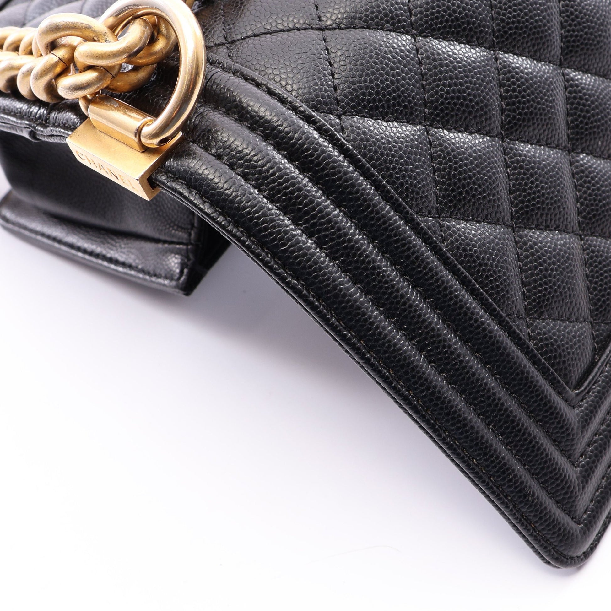 ボーイシャネル スモール チェーンショルダーバッグ キャビアスキン ブラック ゴールド金具 シャネル バッグ CHANEL