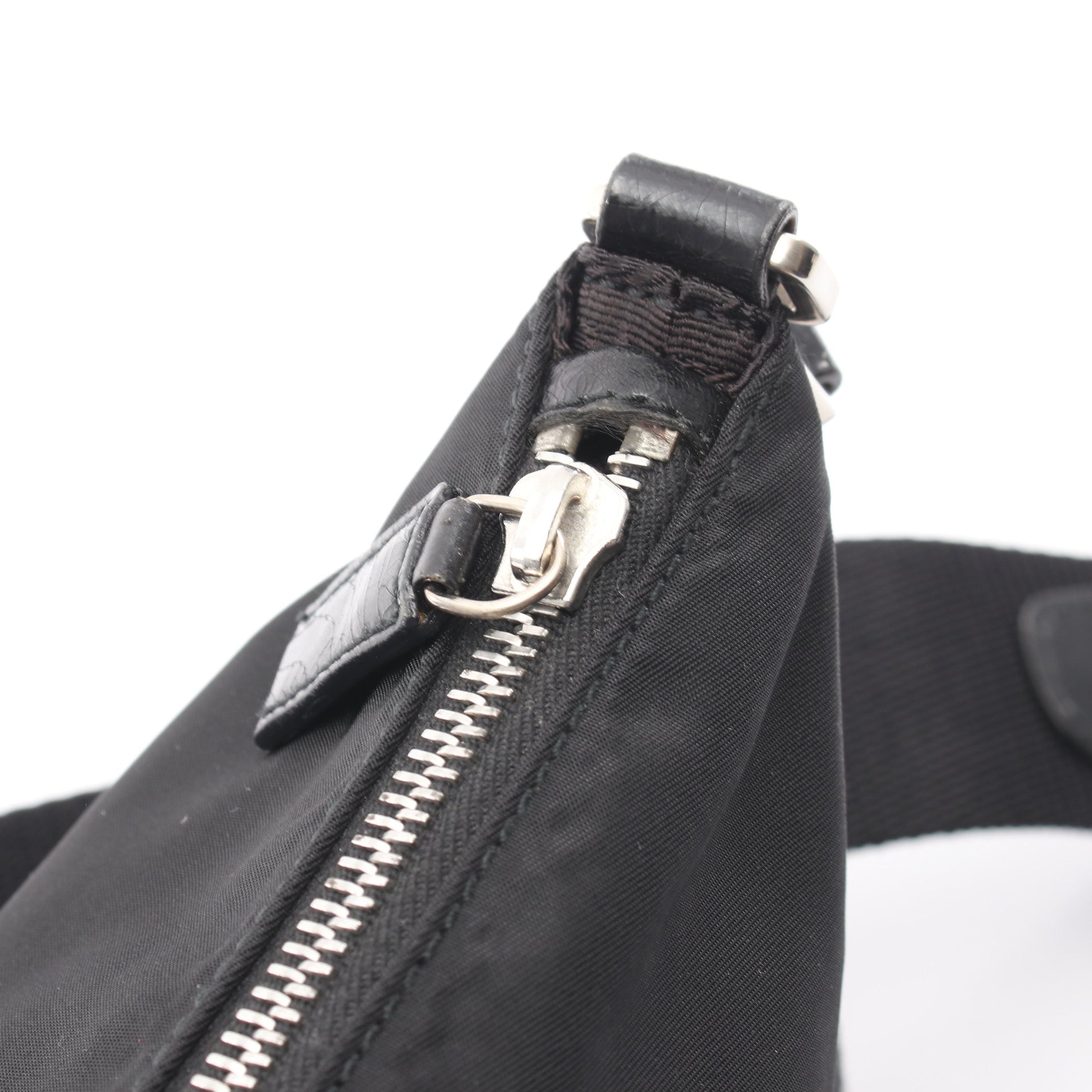 TESSUTO LIGHT ショルダーバッグ ナイロン レザー ブラック プラダ バッグ PRADA