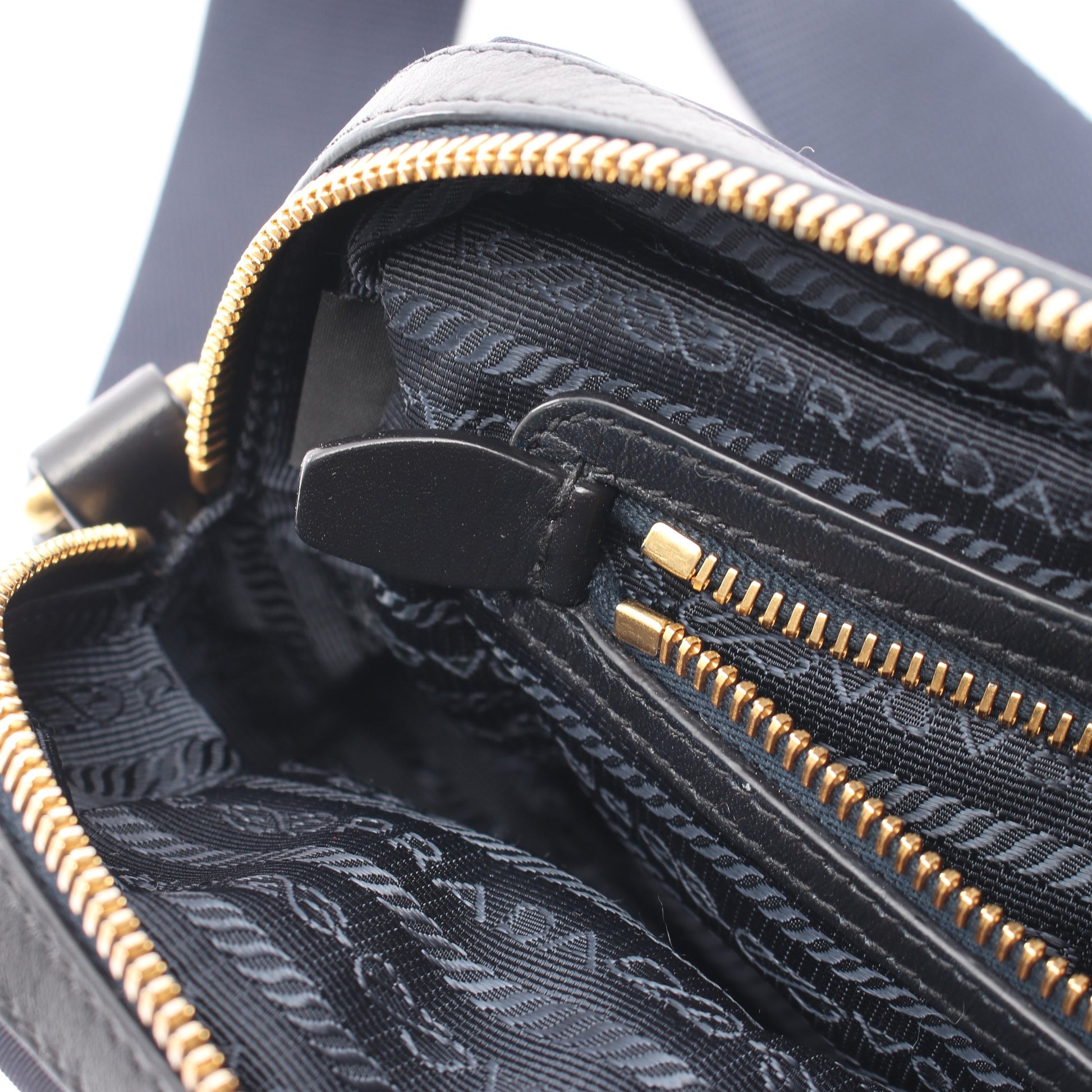 TESSUTO SOFT CALF ショルダーバッグ ナイロン レザー ネイビー ブラック プラダ バッグ PRADA
