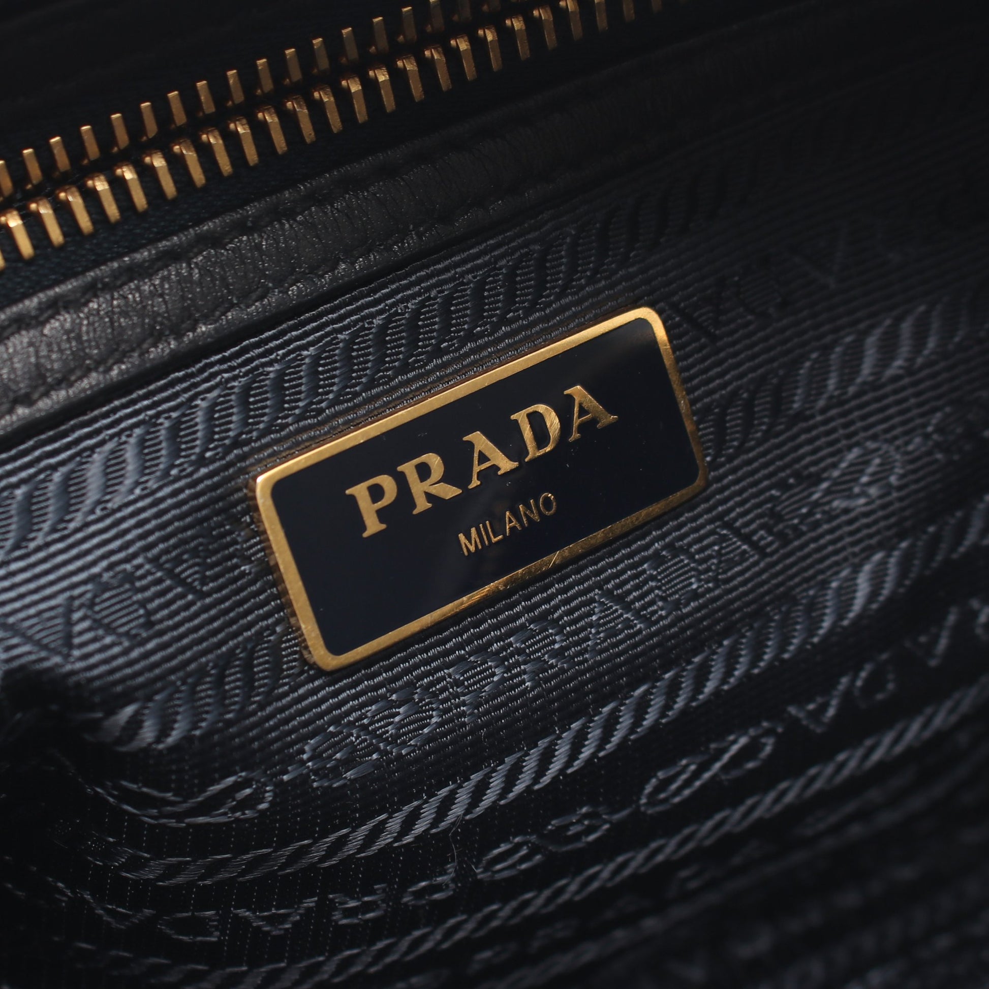TESSUTO SOFT CALF ショルダーバッグ ナイロン レザー ネイビー ブラック プラダ バッグ PRADA