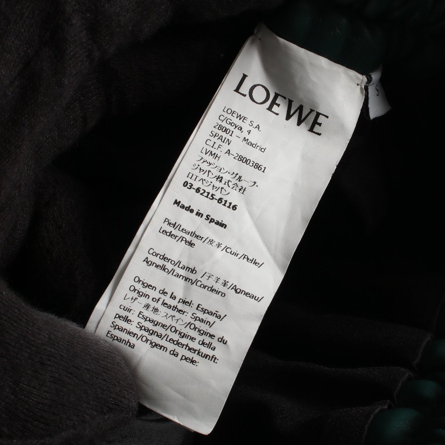 ショート パンツ レザー グリーン ロエベ ボトムス LOEWE