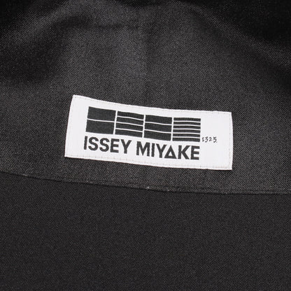 変形 ジップ ジャケット ブルゾン ブラック イッセイミヤケ アウター ISSEY MIYAKE