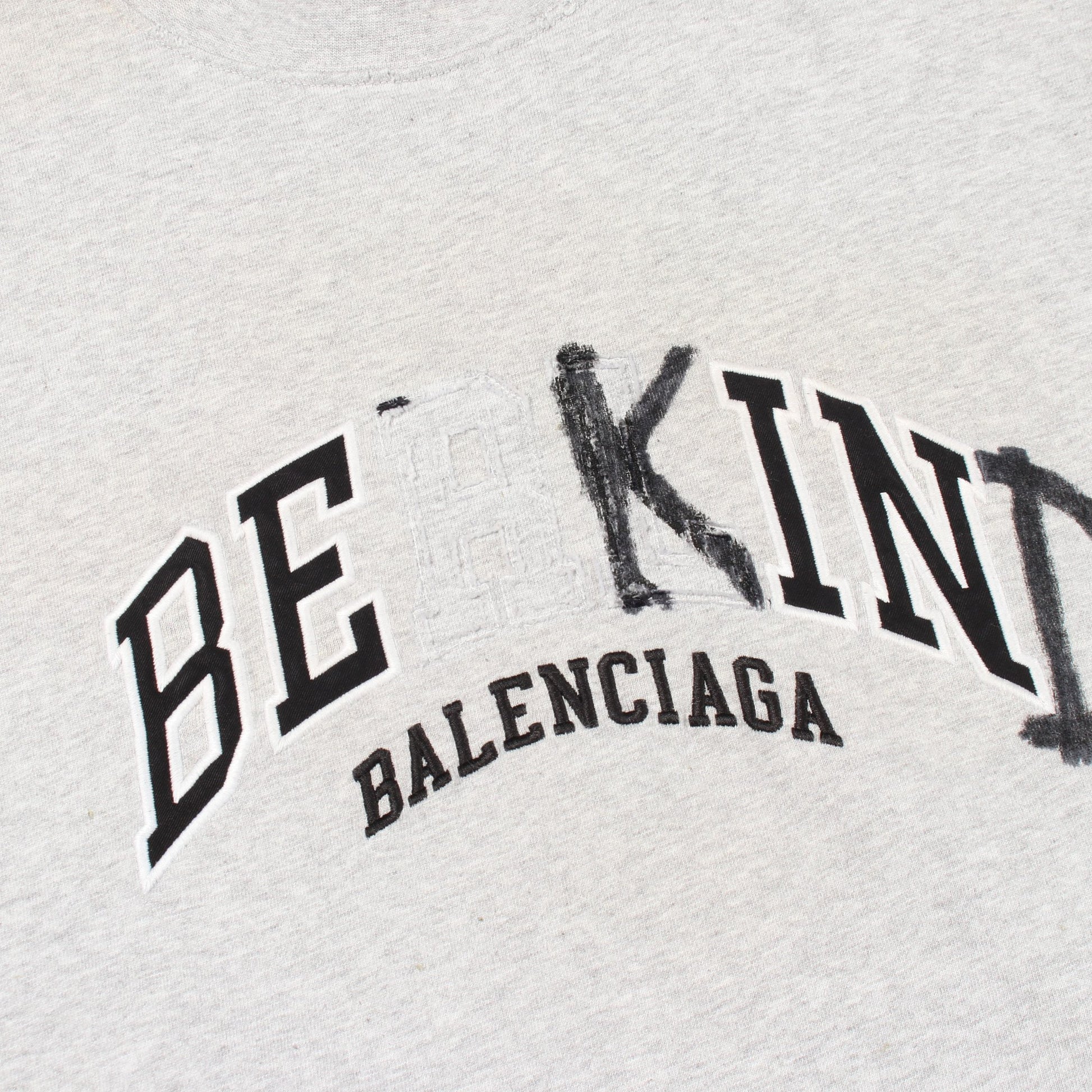 Be Kind Tee ロゴ刺繍 ヴィンテージ加工 ユーズド加工 長袖Tシャツ コットン グレー バレンシアガ トップス BALENCIAGA
