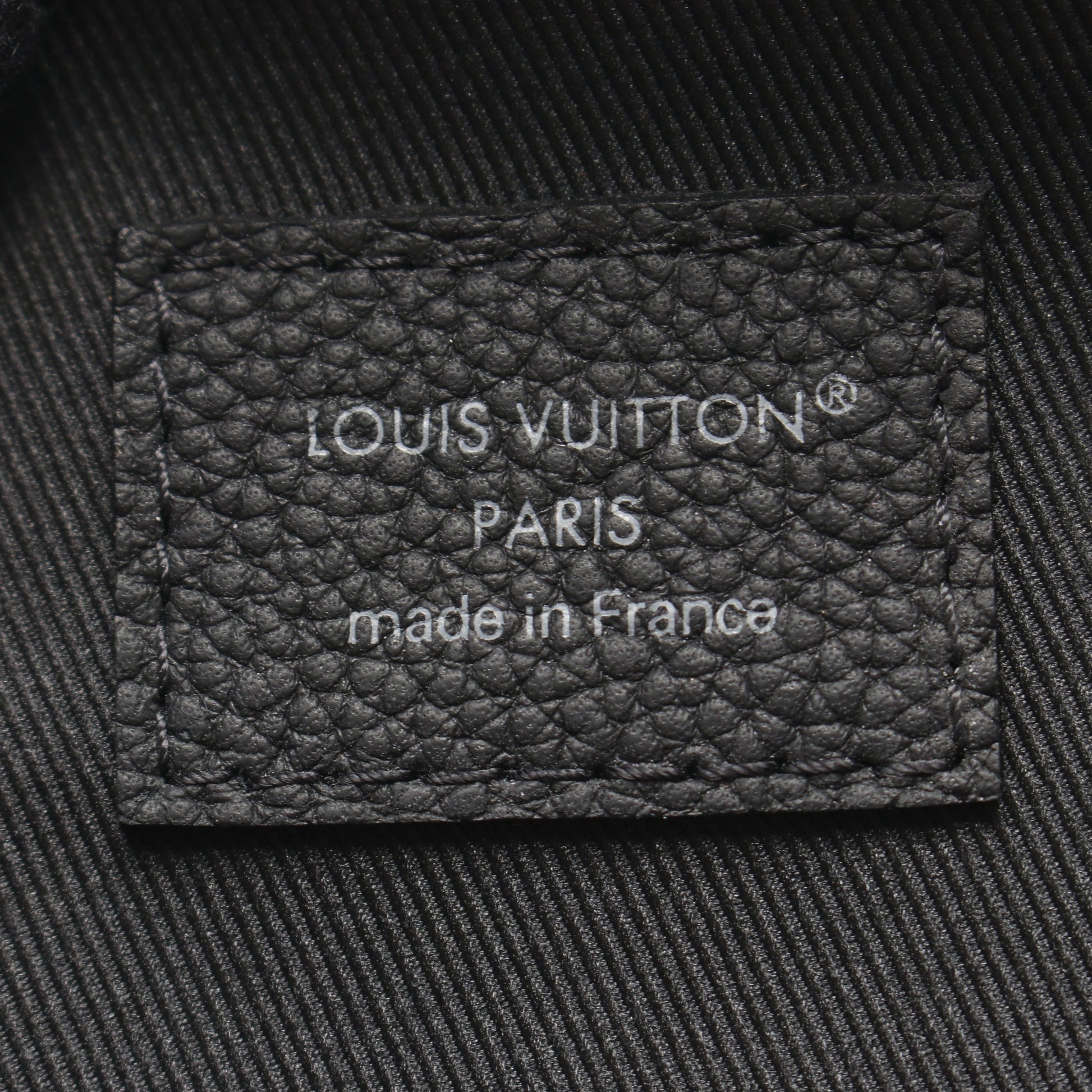 アヴェニュー スリングバッグ ダモフラージュ ノワール ボディバッグ PVC レザー ブラック ルイヴィトン バッグ LOUIS VUITTON