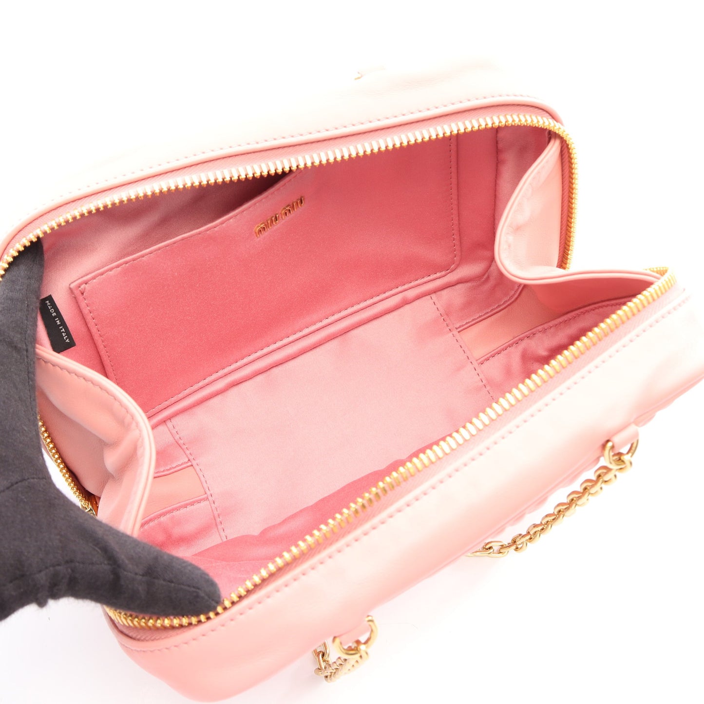 エンボスロゴ チェーンショルダーバッグ レザー ピンク ミュウミュウ バッグ miu miu