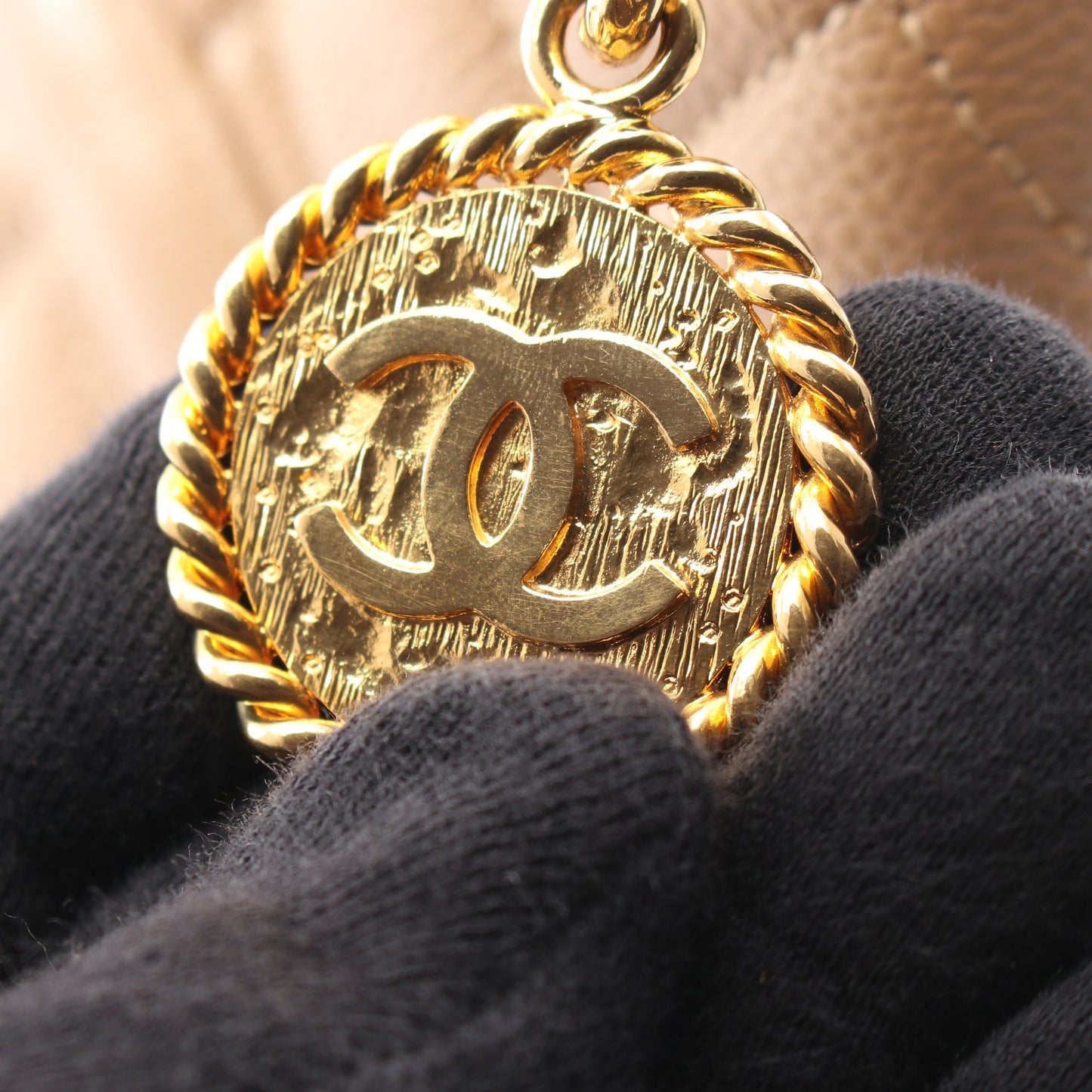 復刻トート ハンドバッグ トートバッグ キャビアスキン ベージュ ゴールド金具 シャネル バッグ CHANEL