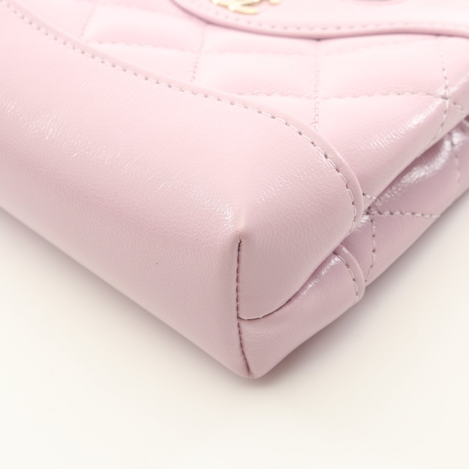 Chanel 31 チェーン クラッチ マトラッセ チェーンショルダーバッグ レザー ライトピンク ゴールド金具 シャネル バッグ CHANEL