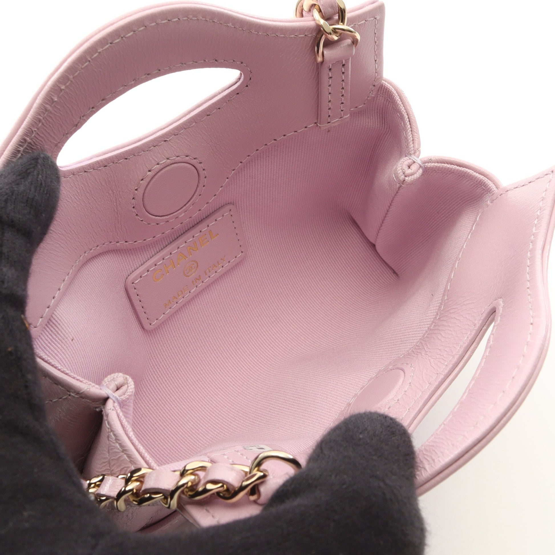 Chanel 31 チェーン クラッチ マトラッセ チェーンショルダーバッグ レザー ライトピンク ゴールド金具 シャネル バッグ CHANEL