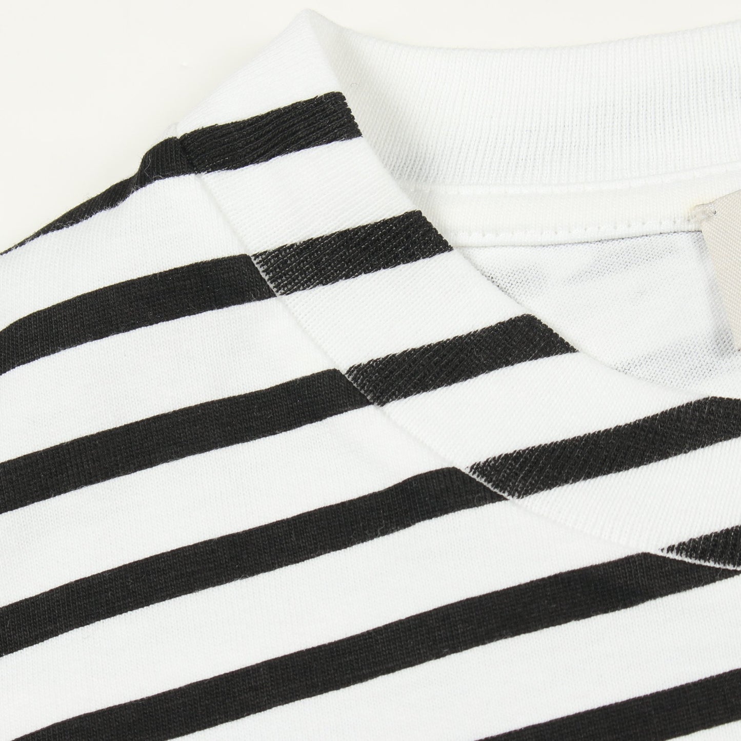 ボーダー クロップド 半袖Tシャツ コットン ホワイト ブラック ミュウミュウ トップス miu miu