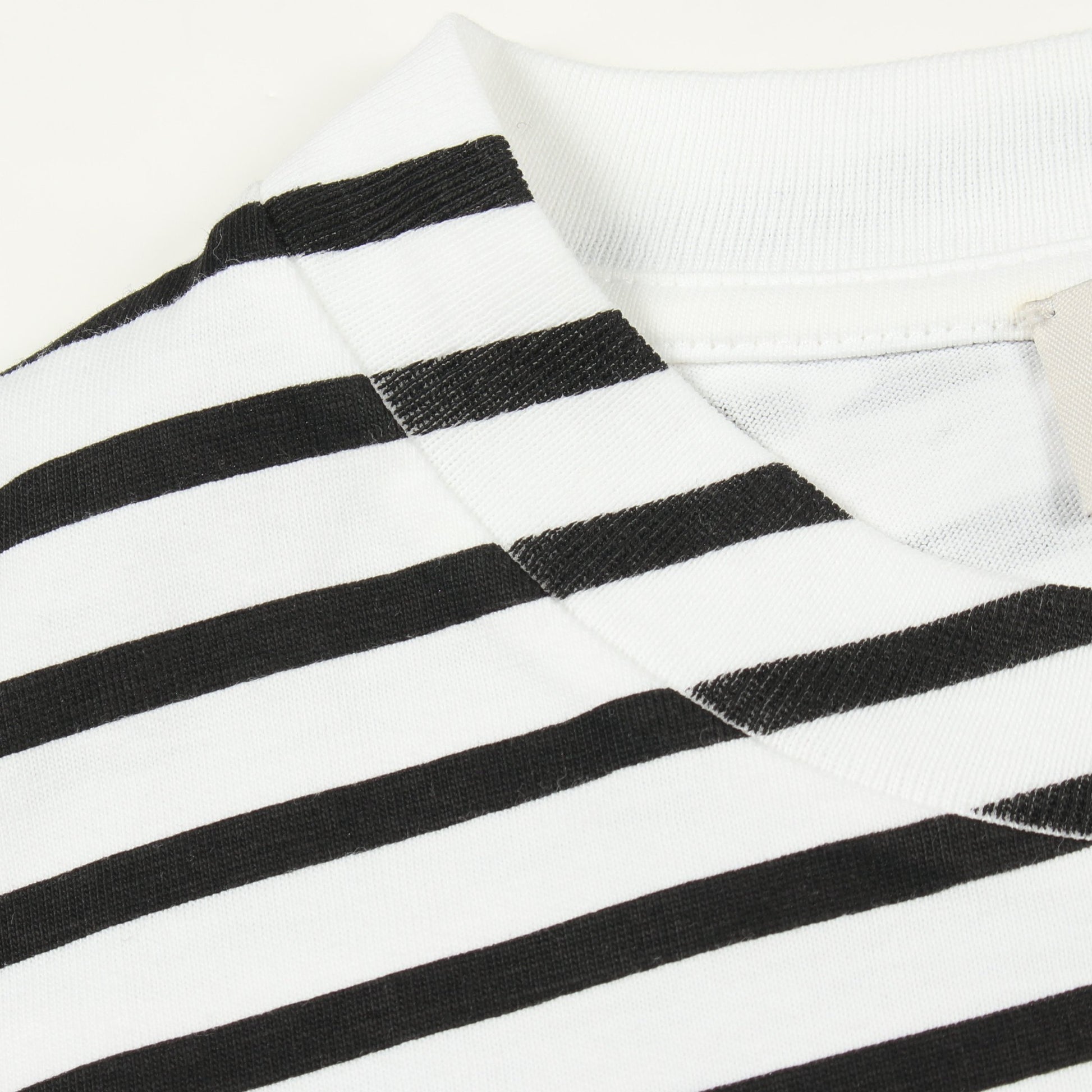 ボーダー クロップド 半袖Tシャツ コットン ホワイト ブラック ミュウミュウ トップス miu miu