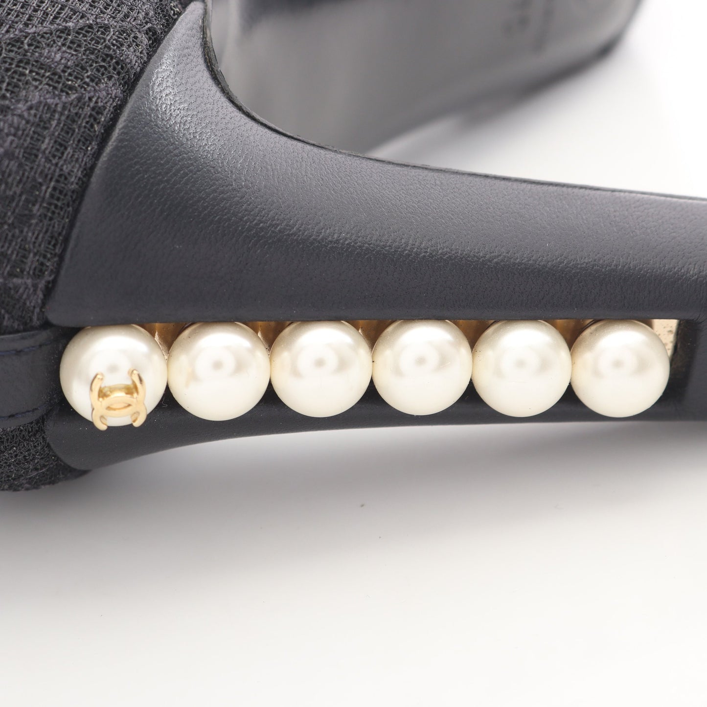 ココマーク オープントゥ レース パンプス ファブリック フェイクパール ブラック シャネル シューズ CHANEL