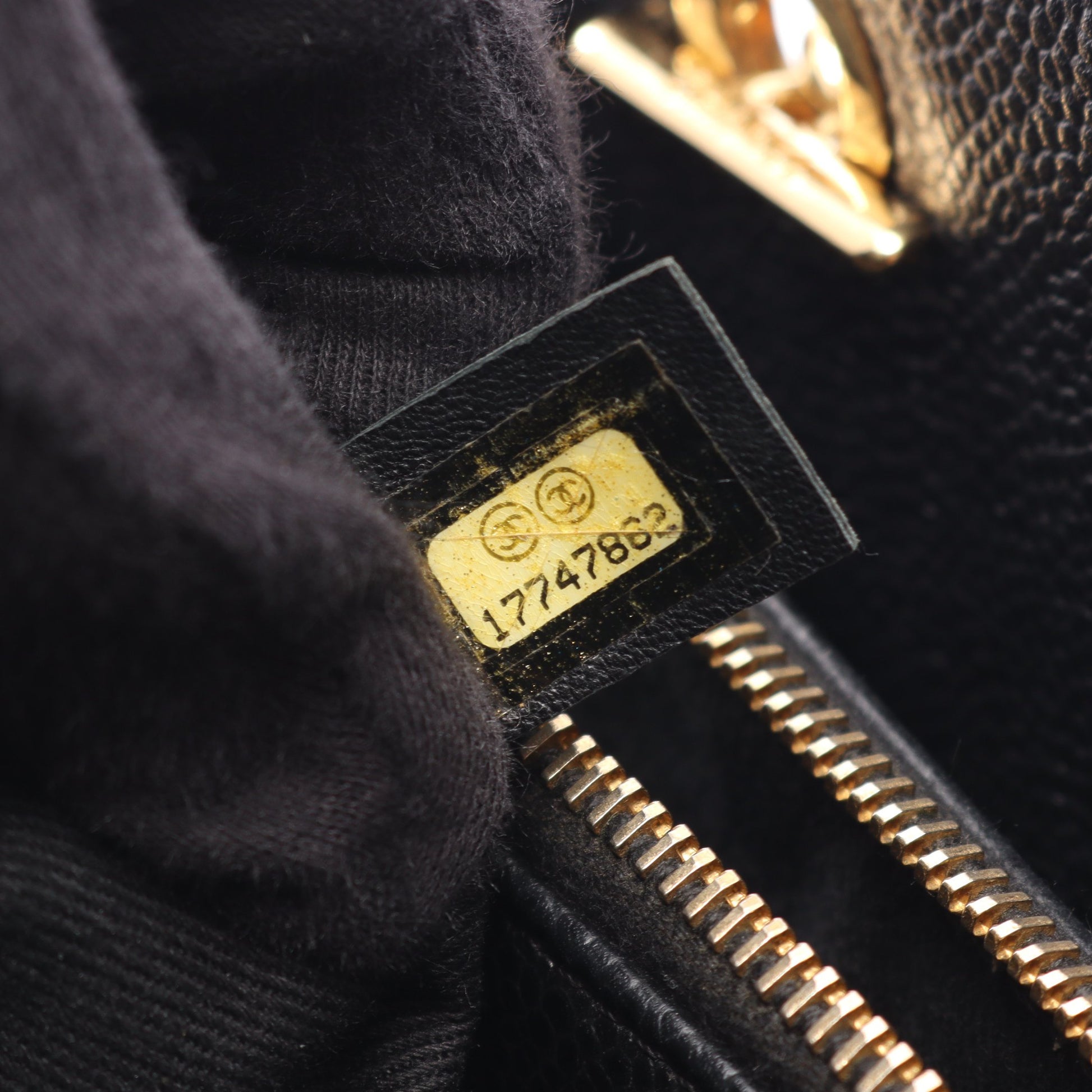 マトラッセ チェーンショルダーバッグ チェーントートバッグ キャビアスキン ブラック ゴールド金具 シャネル バッグ CHANEL