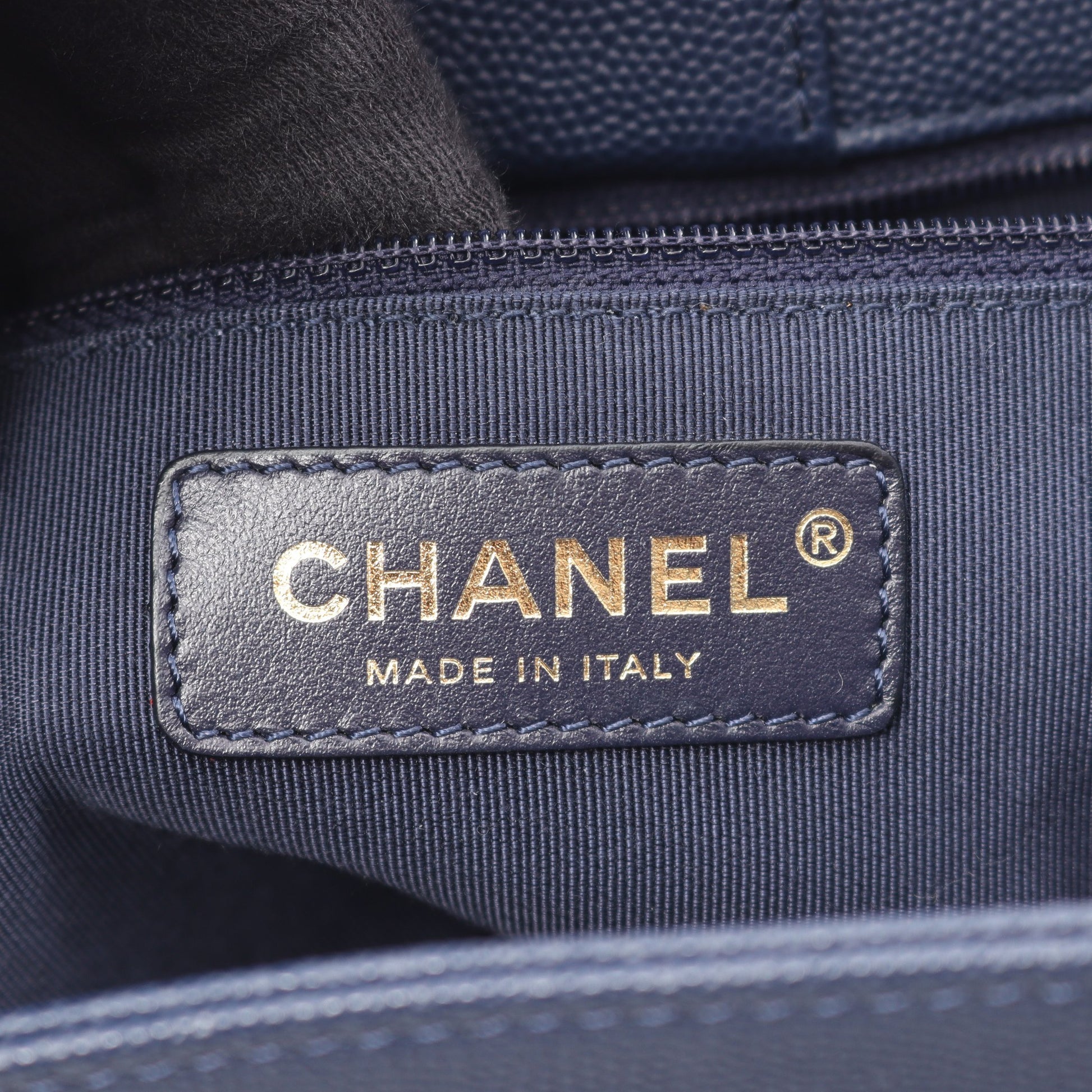 マトラッセ チェーンショルダーバッグ キャビアスキン ネイビー ゴールド金具 シャネル バッグ CHANEL