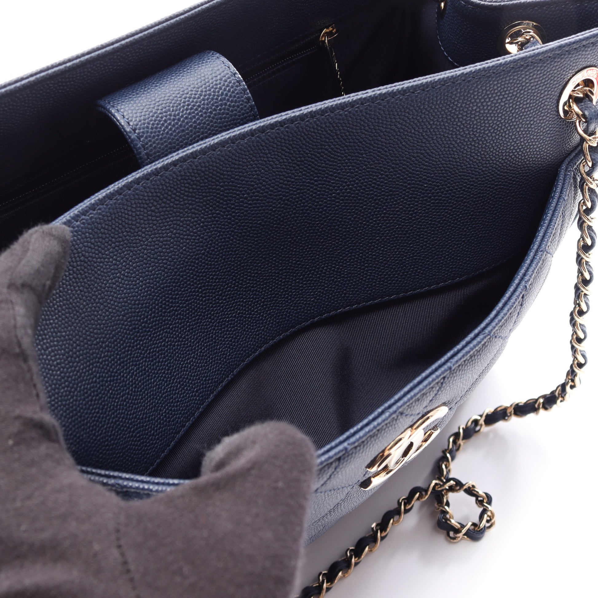 マトラッセ チェーンショルダーバッグ キャビアスキン ネイビー ゴールド金具 シャネル バッグ CHANEL