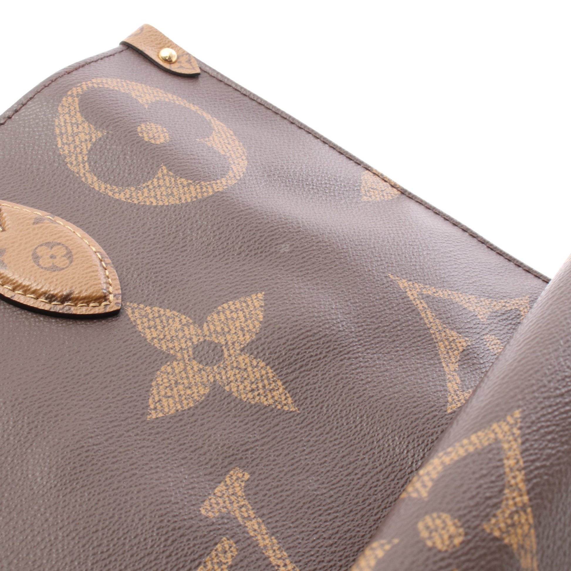 オンザゴーGM モノグラムジャイアント リバース ショルダーバッグ トートバッグ PVC ブラウン ベージュ ルイヴィトン バッグ LOUIS VUITTON