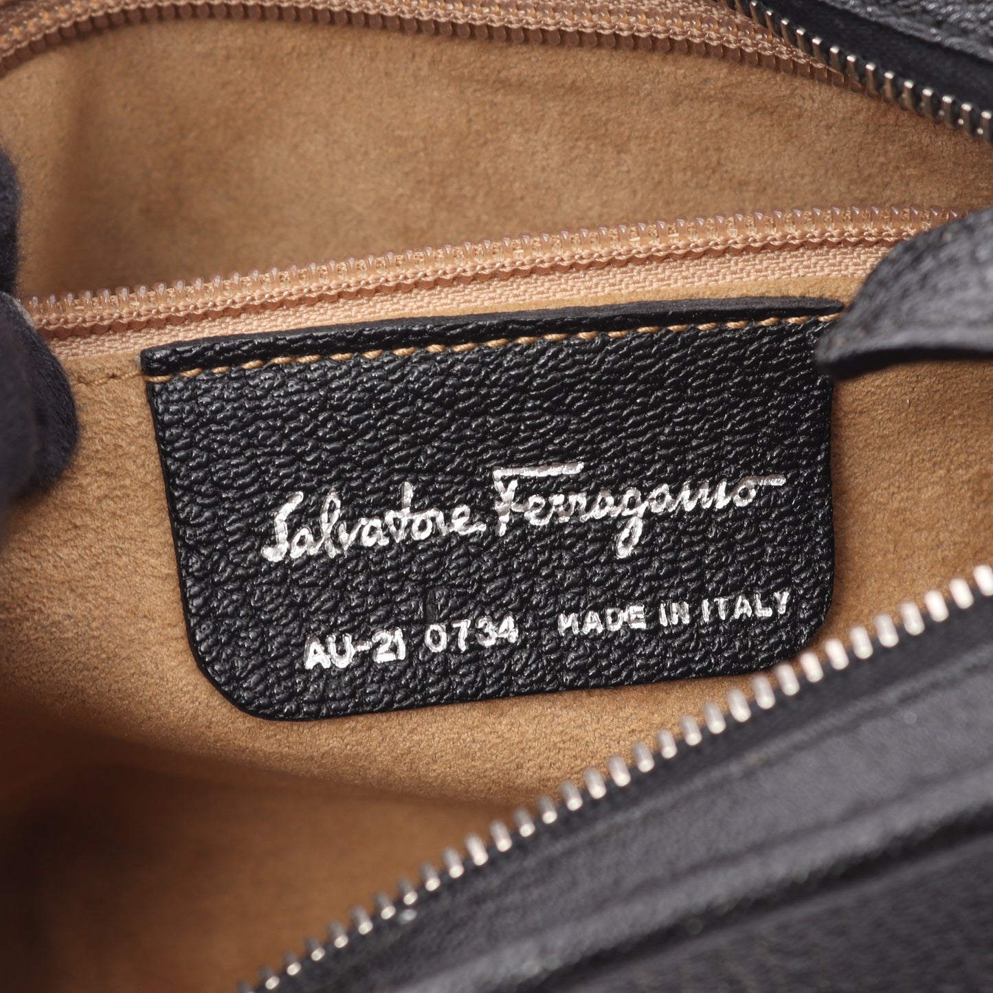 ワンショルダーバッグ レザー ブラック サルヴァトーレフェラガモ バッグ Salvatore Ferragamo