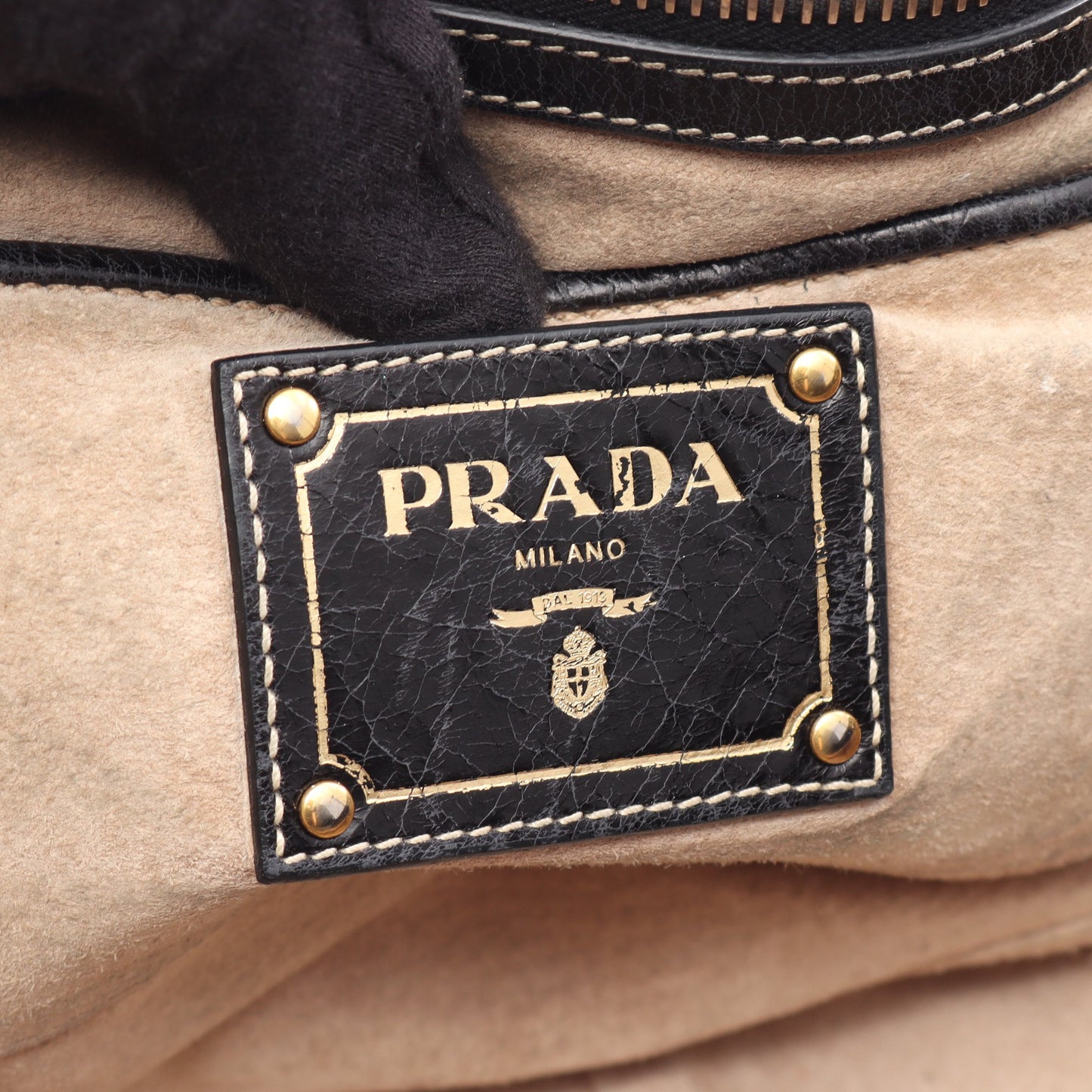 VITELLO SHINE チェーンショルダーバッグ レザー ブラック プラダ バッグ PRADA