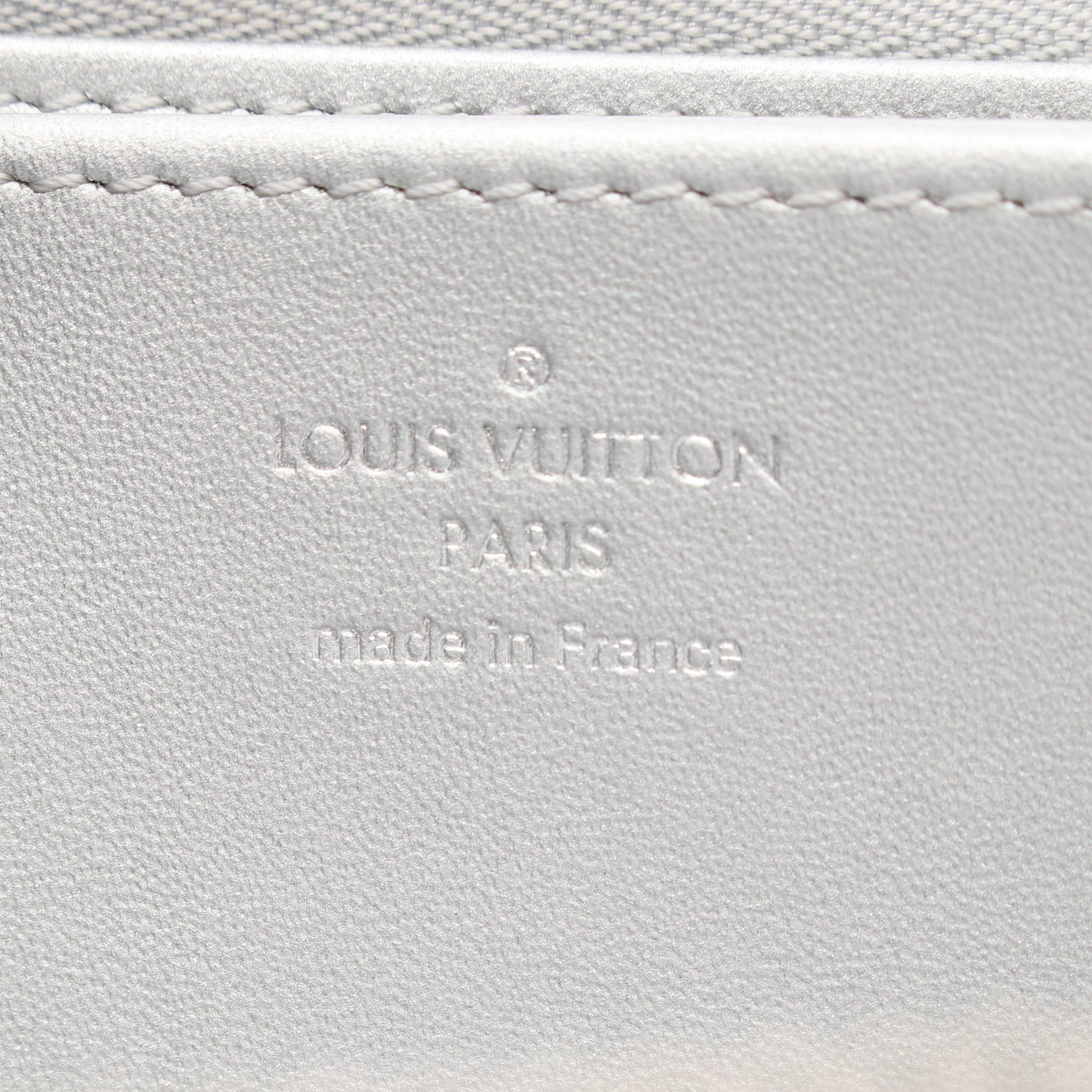 ジッピーウォレット モノグラムクッサン ラウンドファスナー長財布 レザー ホワイト ルイヴィトン 財布・小物 LOUIS VUITTON