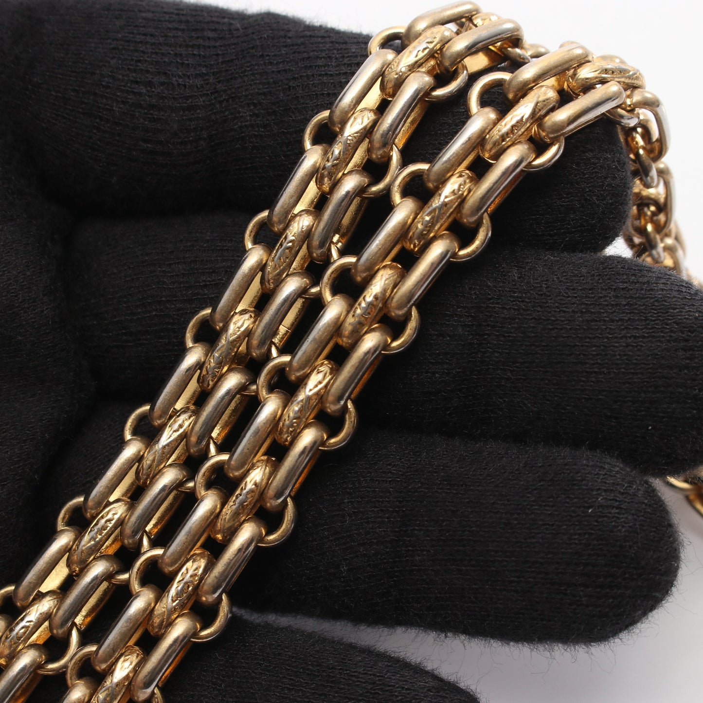 2.55 マトラッセ マキシ Wフラップ Wチェーンショルダーバッグ エイジドカーフスキン ブラック ゴールド金具 シャネル バッグ CHANEL