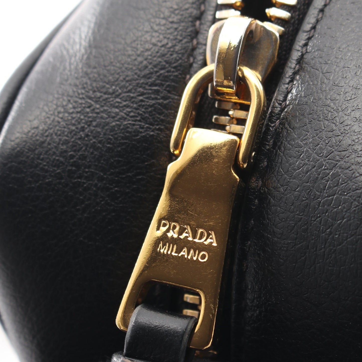 ショルダーバッグ レザー ブラック プラダ バッグ PRADA