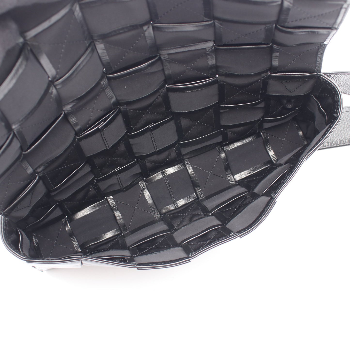 カセット マキシイントレチャート ウエストバッグ ボディバッグ レザー ブラック ボッテガヴェネタ バッグ BOTTEGA VENETA