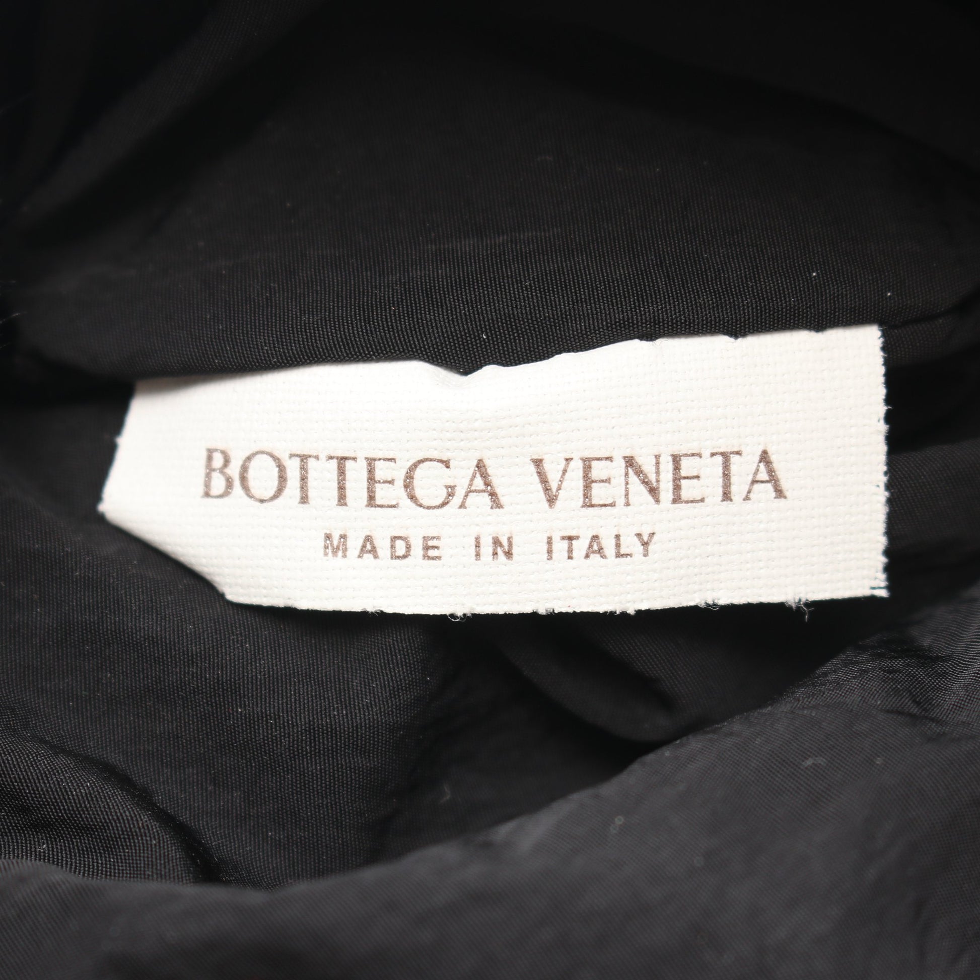カセット マキシイントレチャート ウエストバッグ ボディバッグ レザー ブラック ボッテガヴェネタ バッグ BOTTEGA VENETA