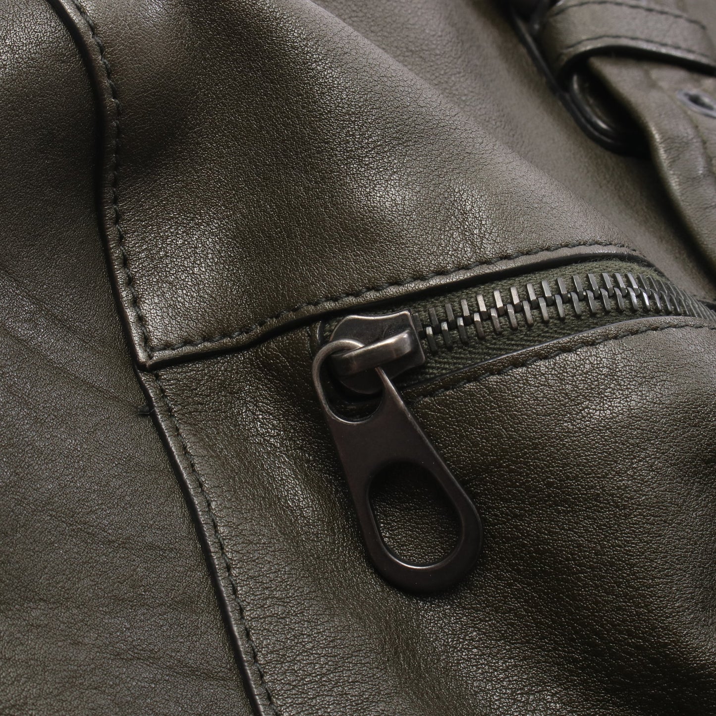イントレチャート 2WAY ボストンバッグ レザー カーキグリーン ボッテガヴェネタ バッグ BOTTEGA VENETA