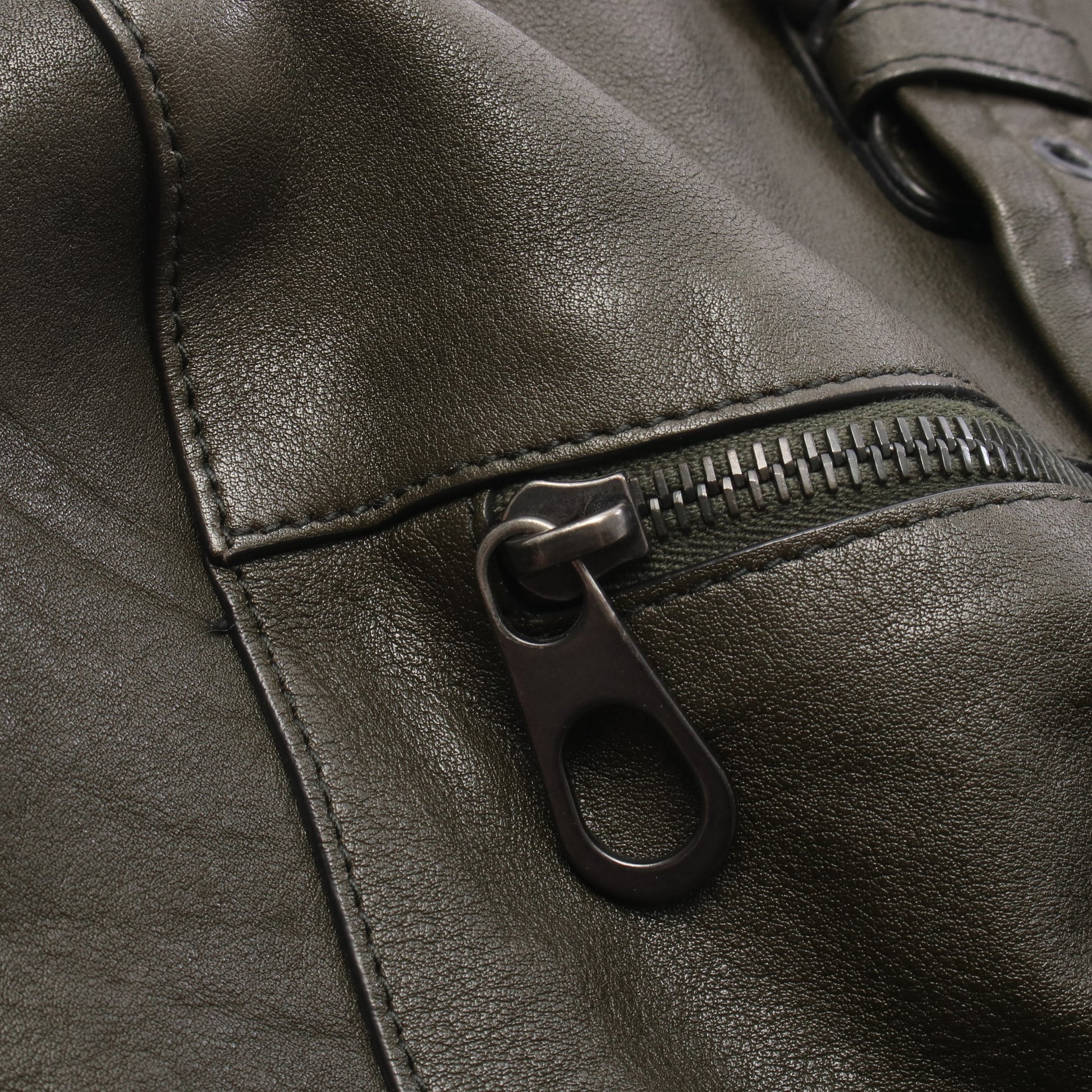 イントレチャート 2WAY ボストンバッグ レザー カーキグリーン ボッテガヴェネタ バッグ BOTTEGA VENETA