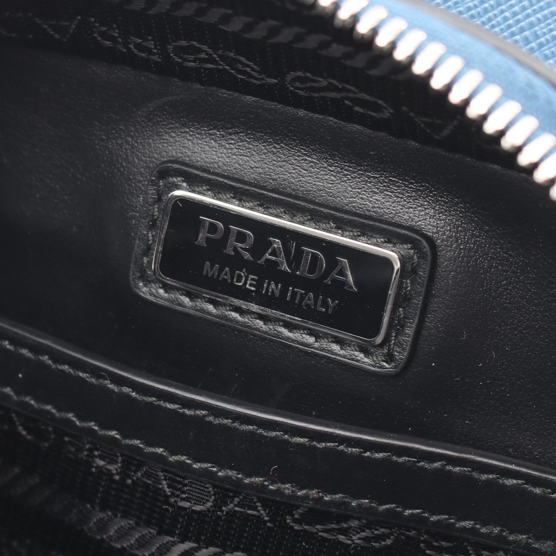 ブリック ボディバッグ サフィアーノレザー ブルー プラダ バッグ PRADA
