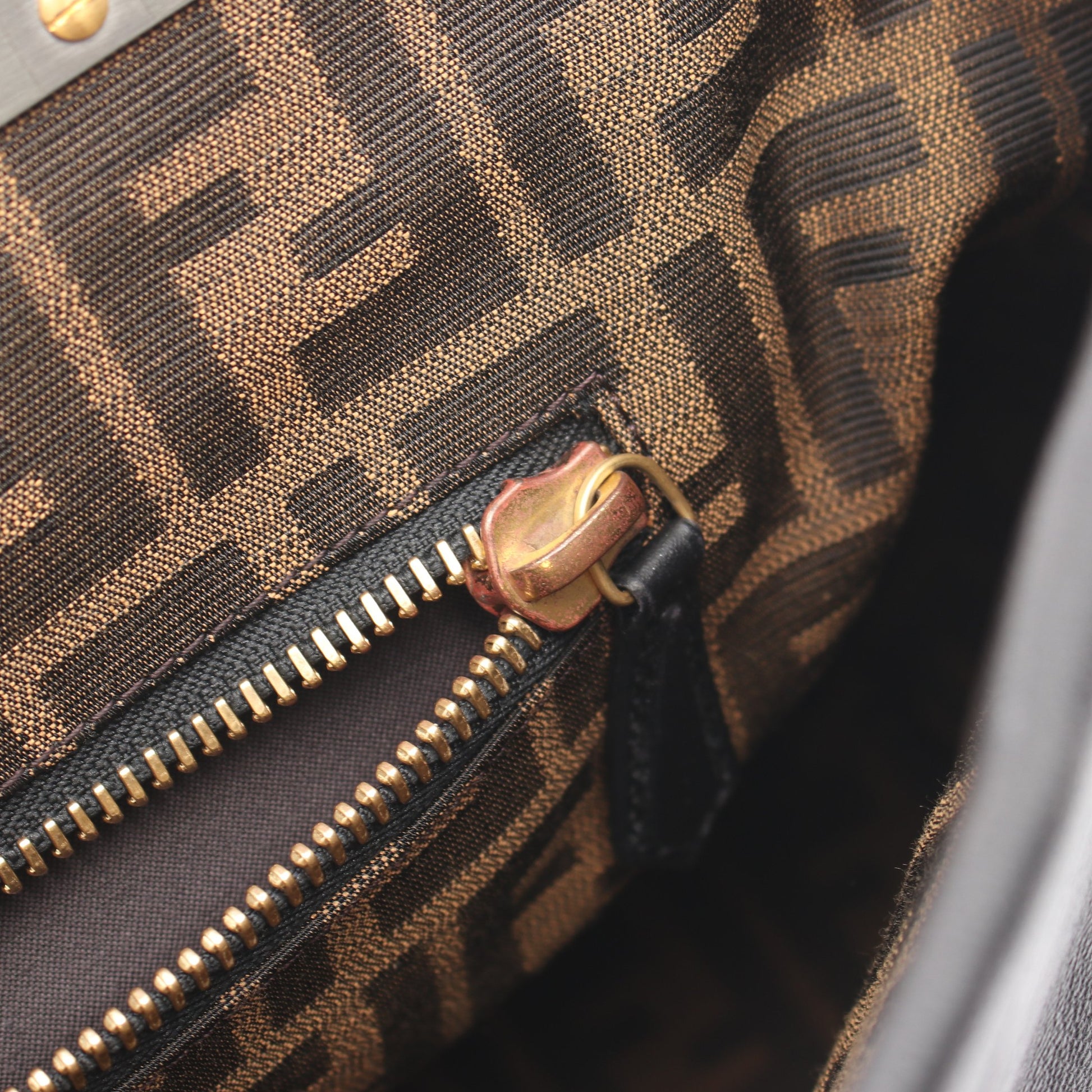 ピーカブー ラージ 2WAY ハンドバッグ レザー ブラック フェンディ バッグ FENDI