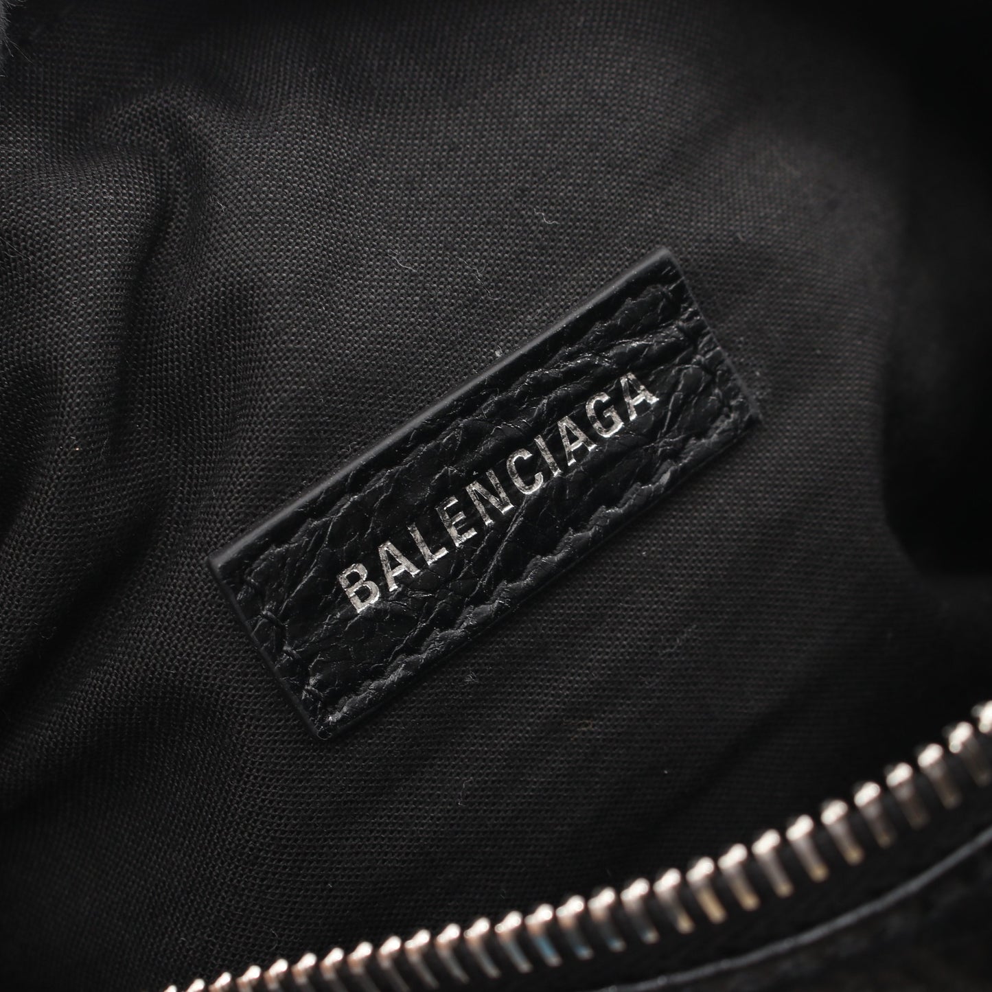 SUPERBUSY SLING BAG XS スーパービジー ショルダーバッグ レザー ブラック バレンシアガ バッグ BALENCIAGA