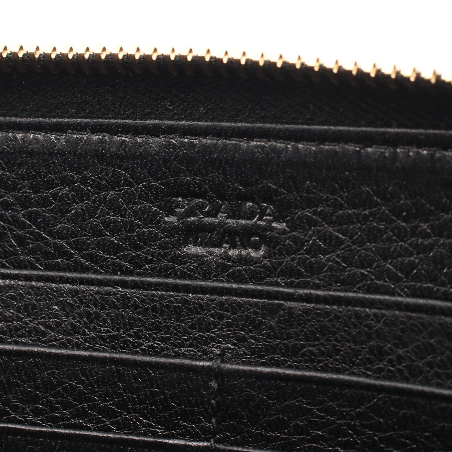 CERVO ANTIC MET ラウンドファスナー長財布 レザー ブラック プラダ 財布・小物 PRADA