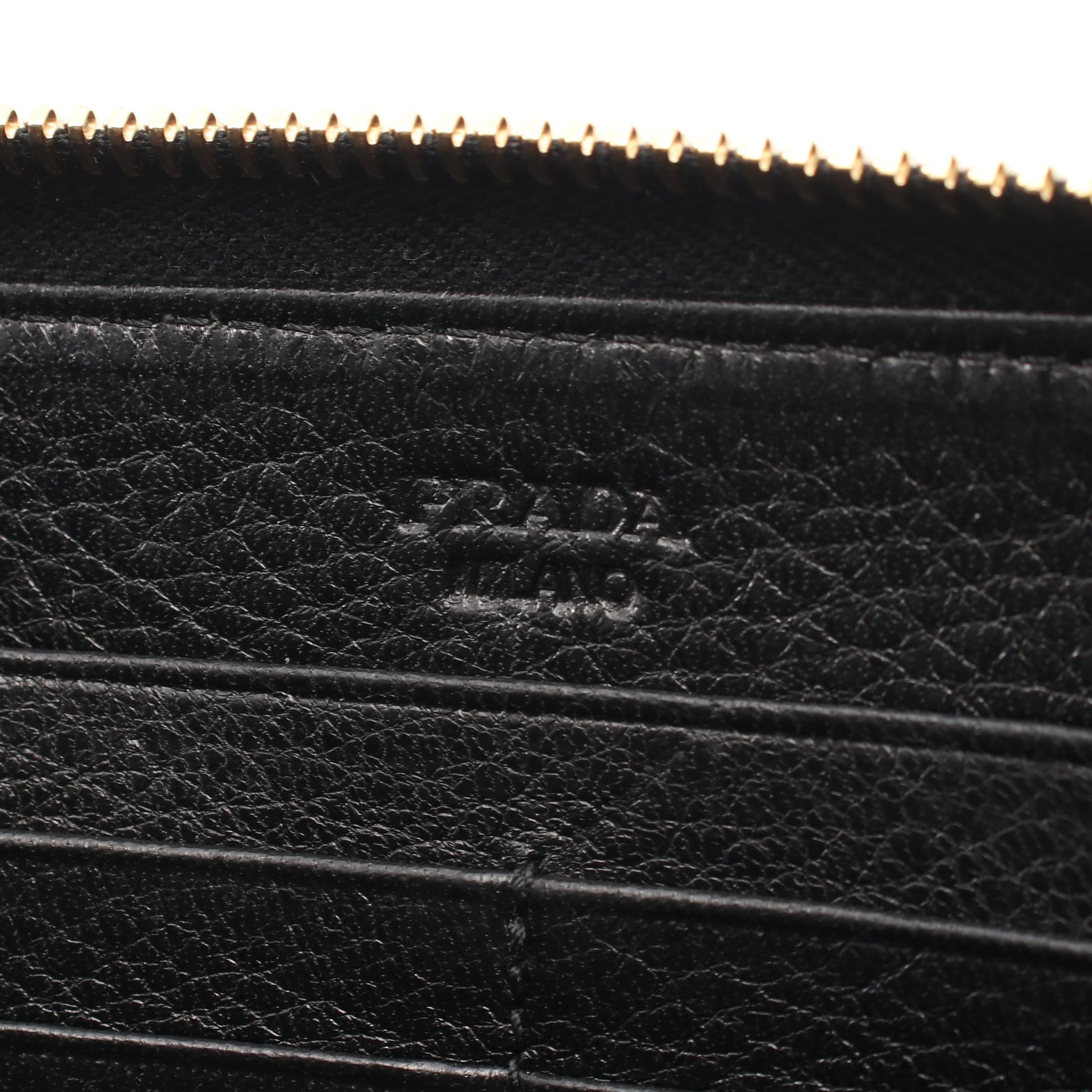 CERVO ANTIC MET ラウンドファスナー長財布 レザー ブラック プラダ 財布・小物 PRADA