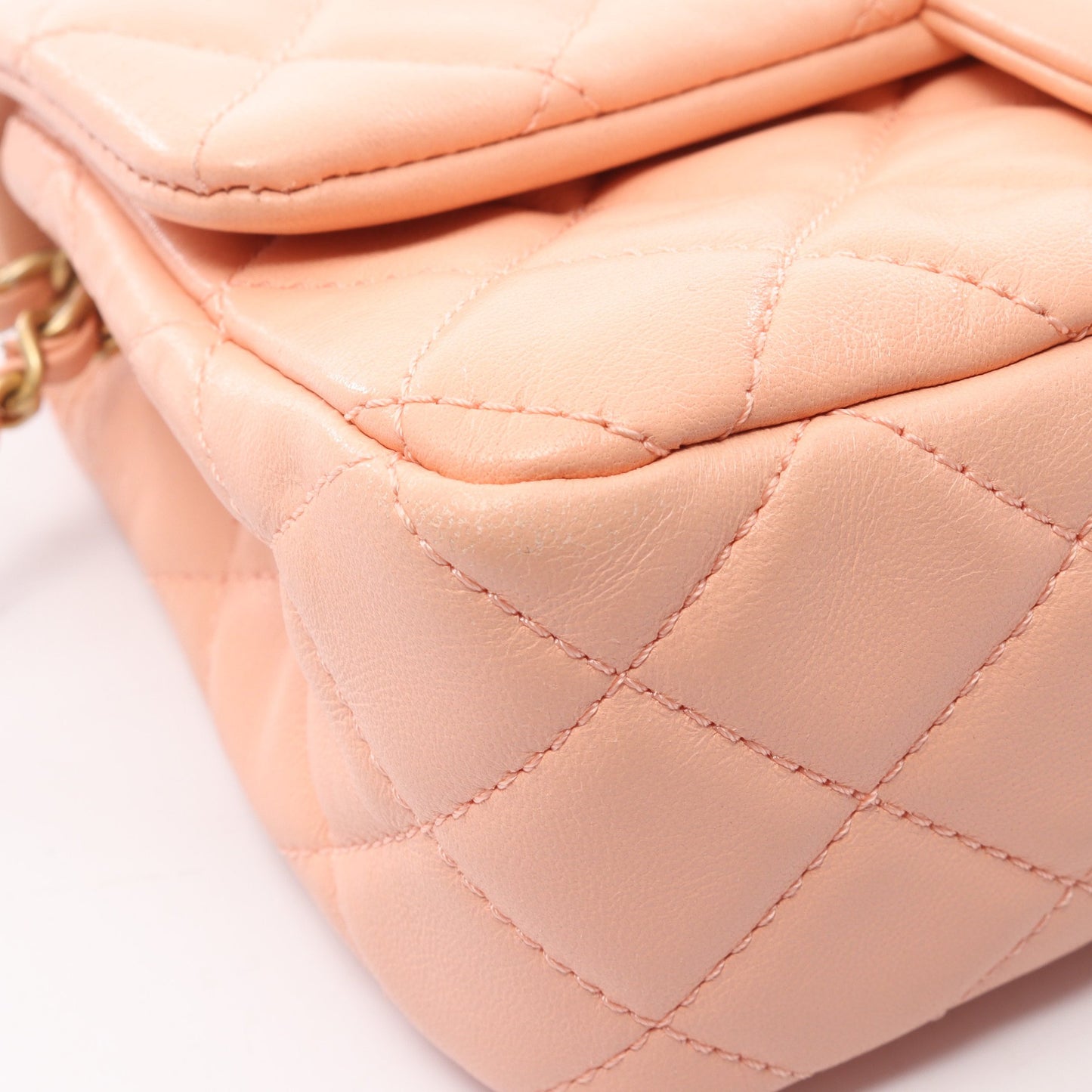 ミニマトラッセ20 チェーンショルダーバッグ ラムスキン ピンクベージュ ゴールド金具 シャネル バッグ CHANEL