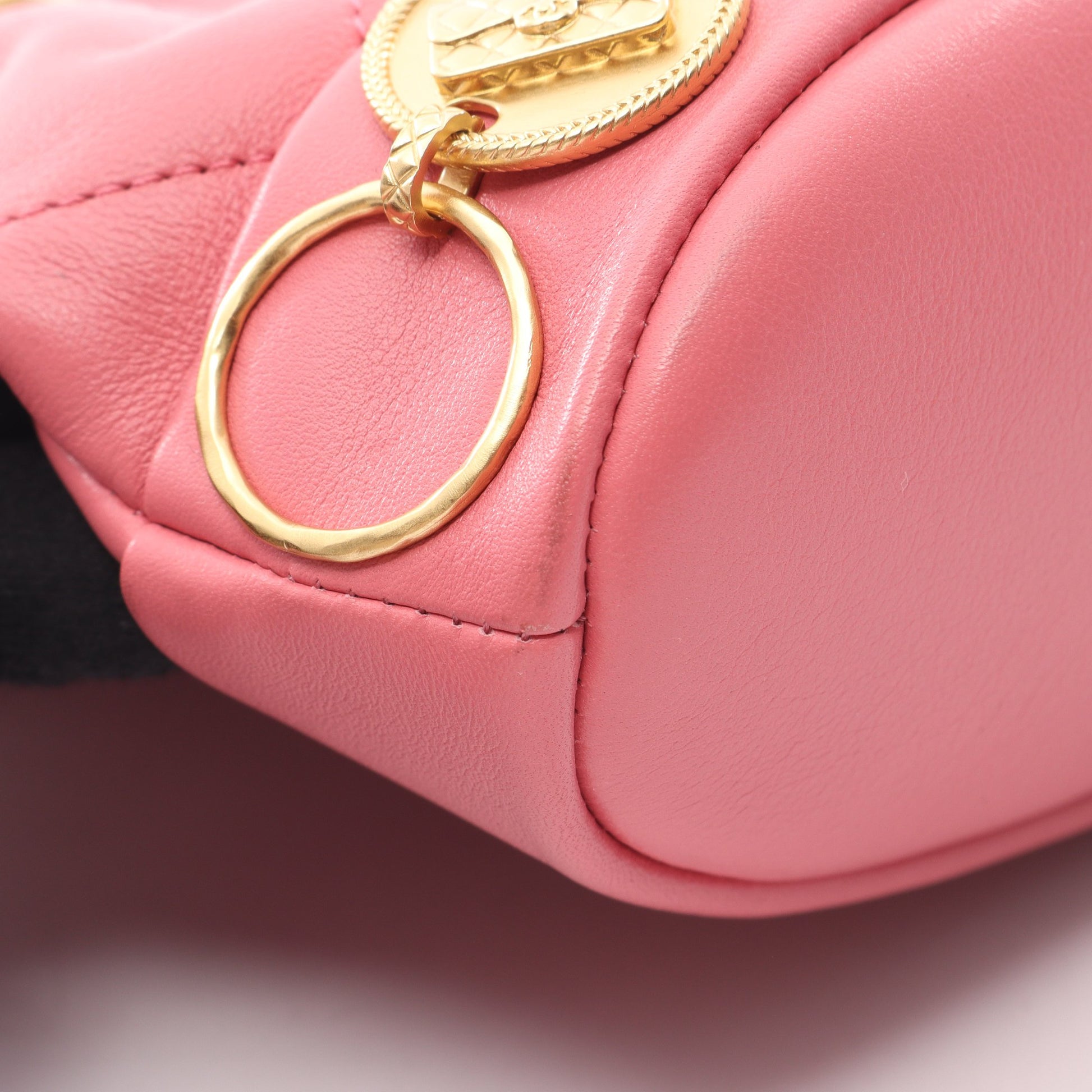 マトラッセ チェーンショルダーバッグ ラムスキン ピンク ゴールド金具 シャネル バッグ CHANEL