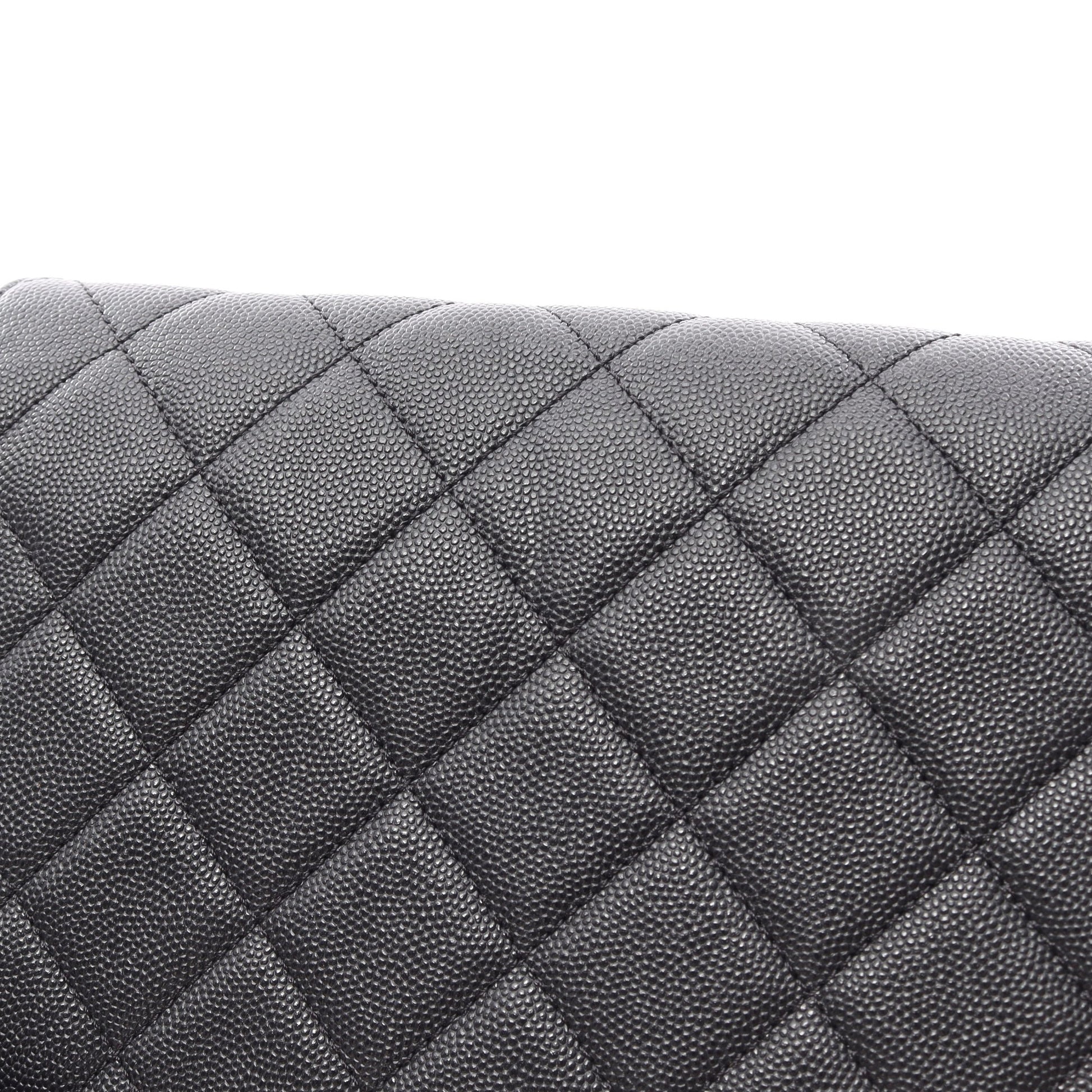 マトラッセ チェーンショルダーバッグ キャビアスキン ブラック ゴールド金具 シャネル バッグ CHANEL