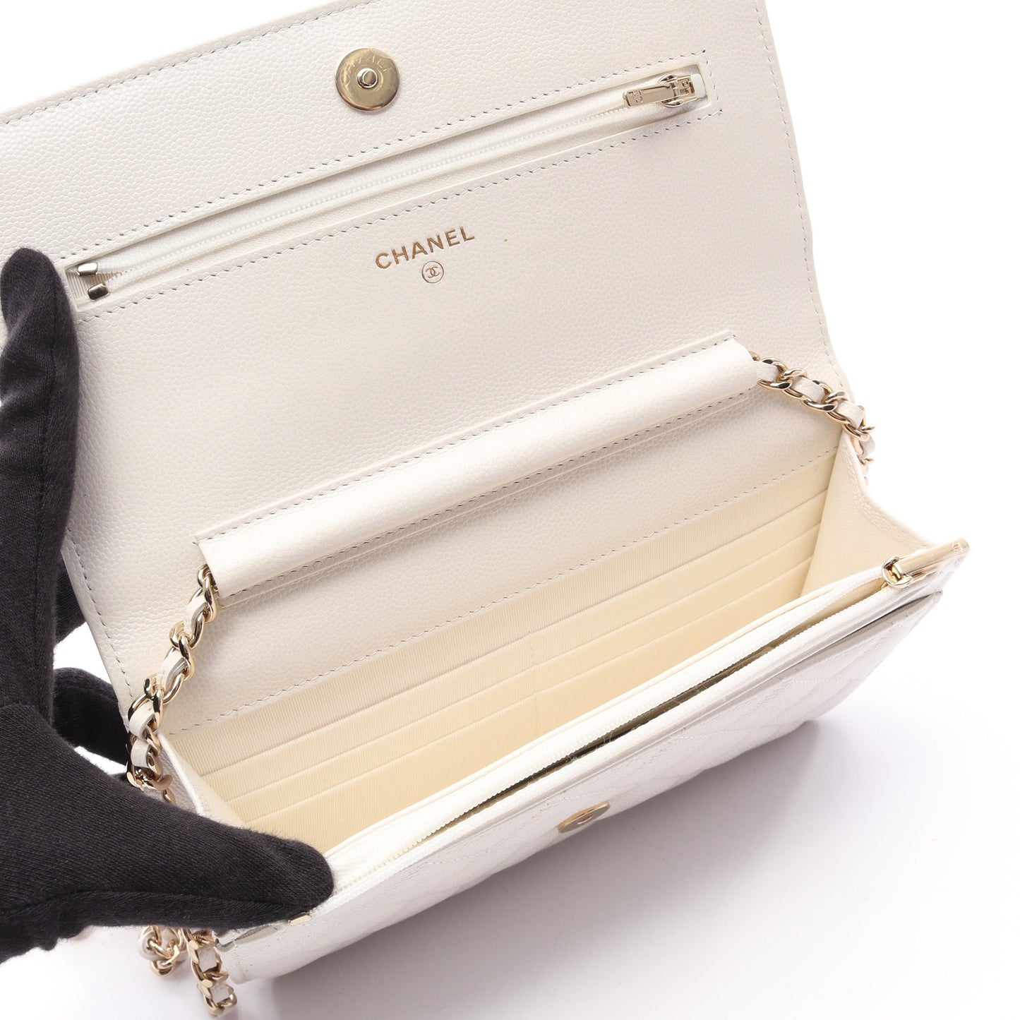 マトラッセ チェーンウォレット キャビアスキン ホワイト ゴールド金具 シャネル バッグ CHANEL