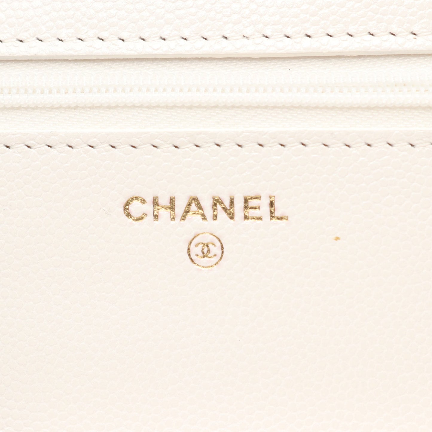 マトラッセ チェーンウォレット キャビアスキン ホワイト ゴールド金具 シャネル バッグ CHANEL