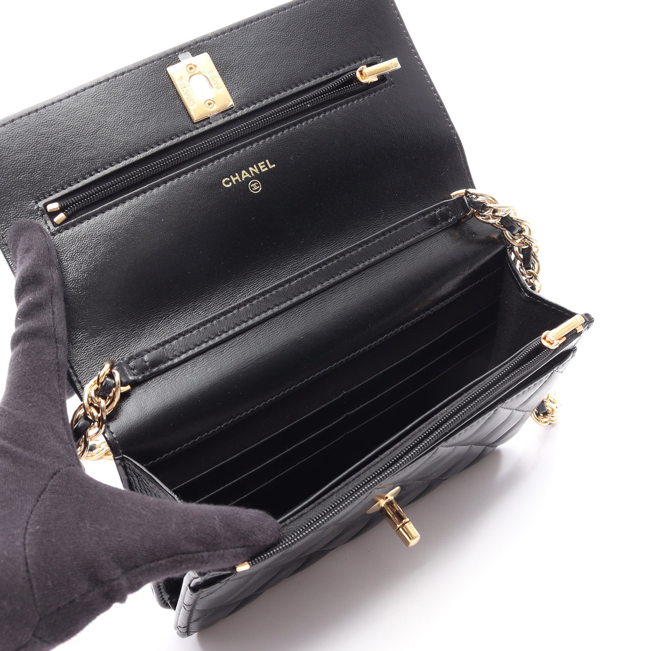 マトラッセ チェーンウォレット レザー ブラック ゴールド金具