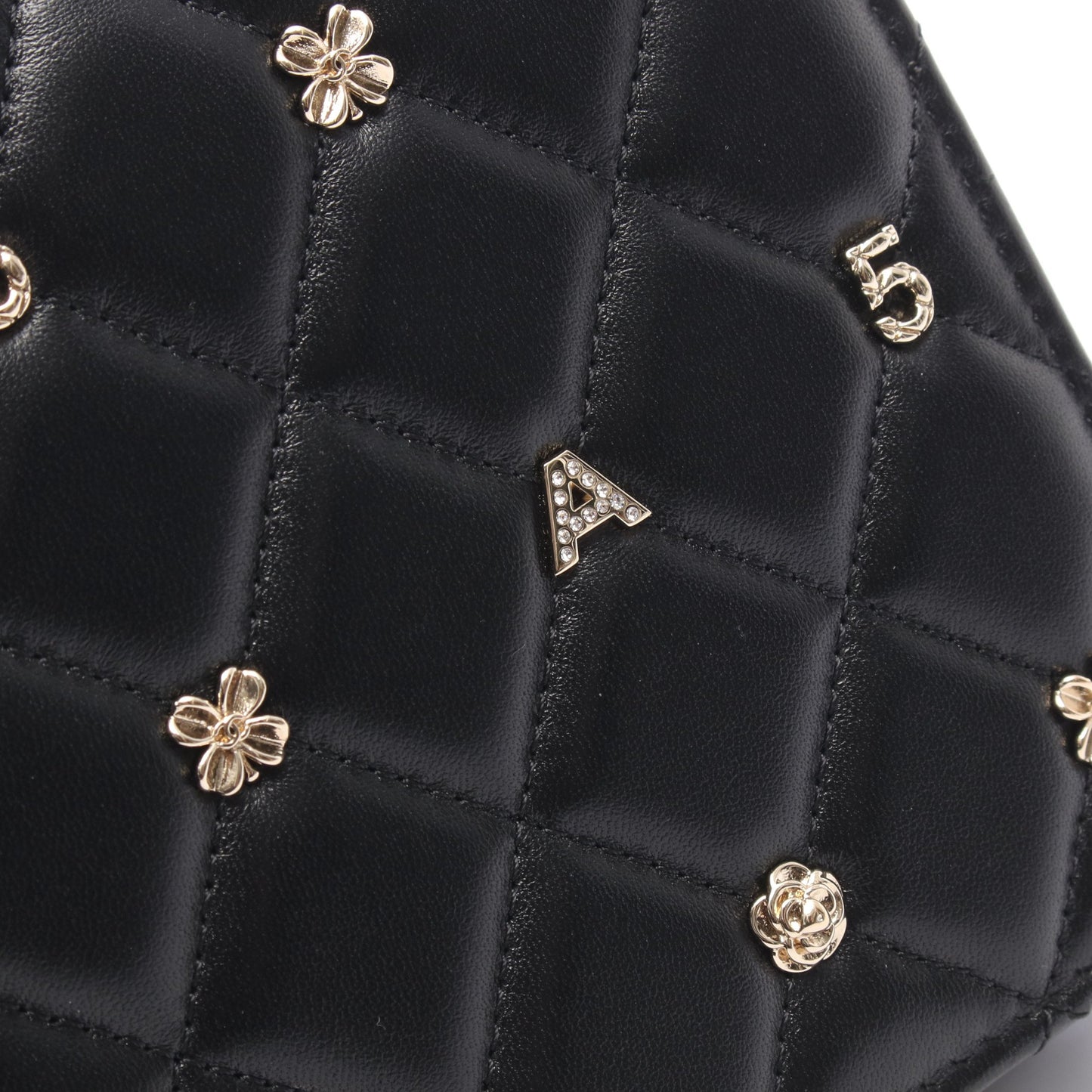 マトラッセ アイコンチャーム チェーンウォレット ラムスキン ブラック ゴールド金具 シャネル バッグ CHANEL