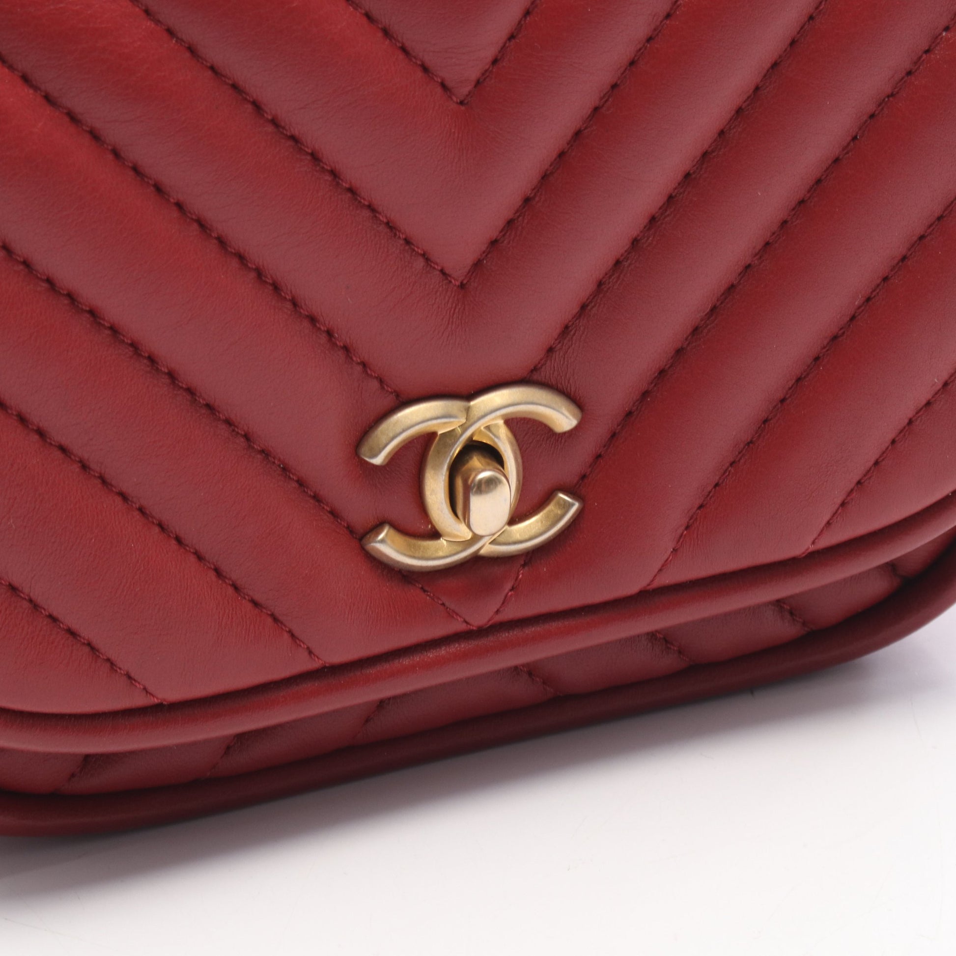 トップハンドル シェブロン Vステッチ ミニ 2WAY チェーンショルダーバッグ ラムスキン レッド ゴールド金具 シャネル バッグ CHANEL