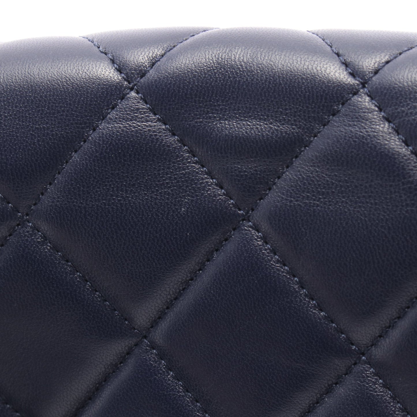 マトラッセ スモールフラップ チェーンショルダーバッグ ラムスキン ネイビー ゴールド金具 シャネル バッグ CHANEL