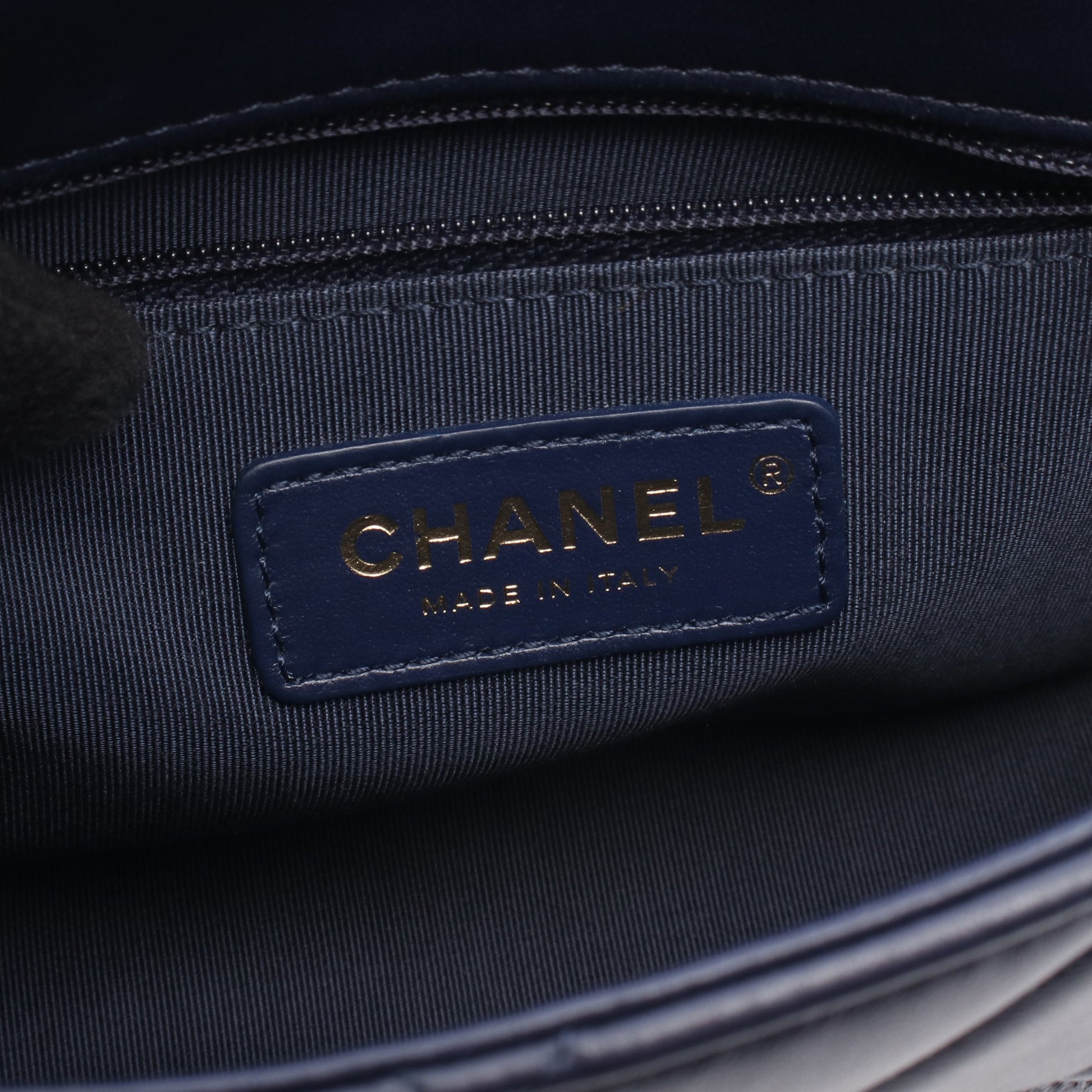 マトラッセ スモールフラップ チェーンショルダーバッグ ラムスキン ネイビー ゴールド金具 シャネル バッグ CHANEL