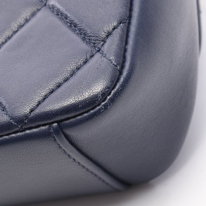マトラッセ スモールフラップ チェーンショルダーバッグ ラムスキン ネイビー ゴールド金具 シャネル バッグ CHANEL