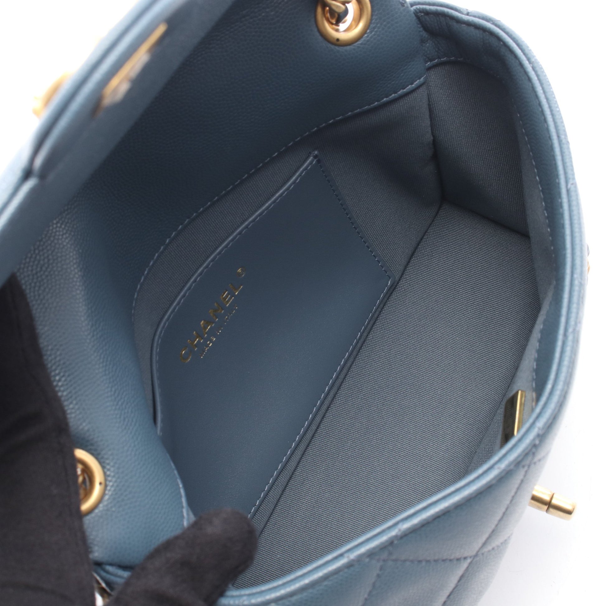 マトラッセ チェーンショルダーバッグ キャビアスキン ブルー ゴールド金具 シャネル バッグ CHANEL