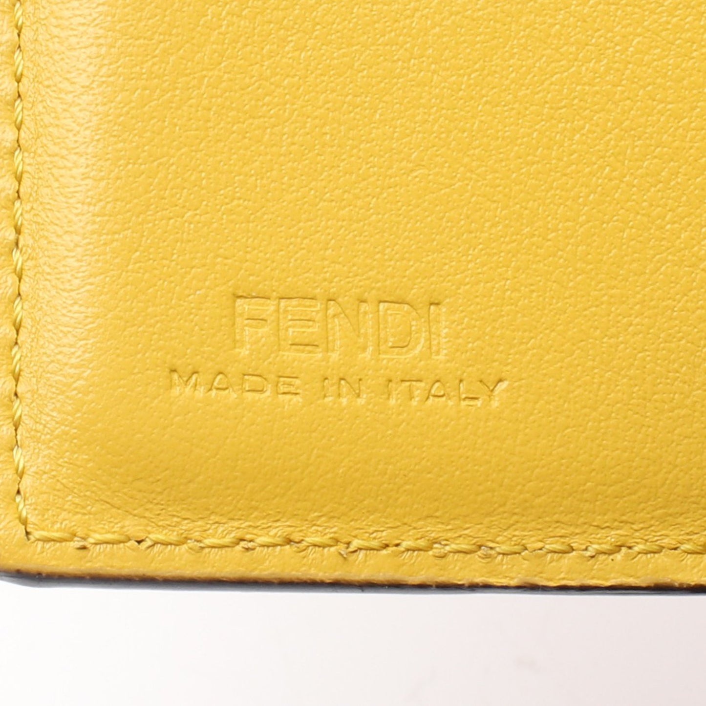 エフ イズ 三つ折り財布 レザー イエロー フェンディ