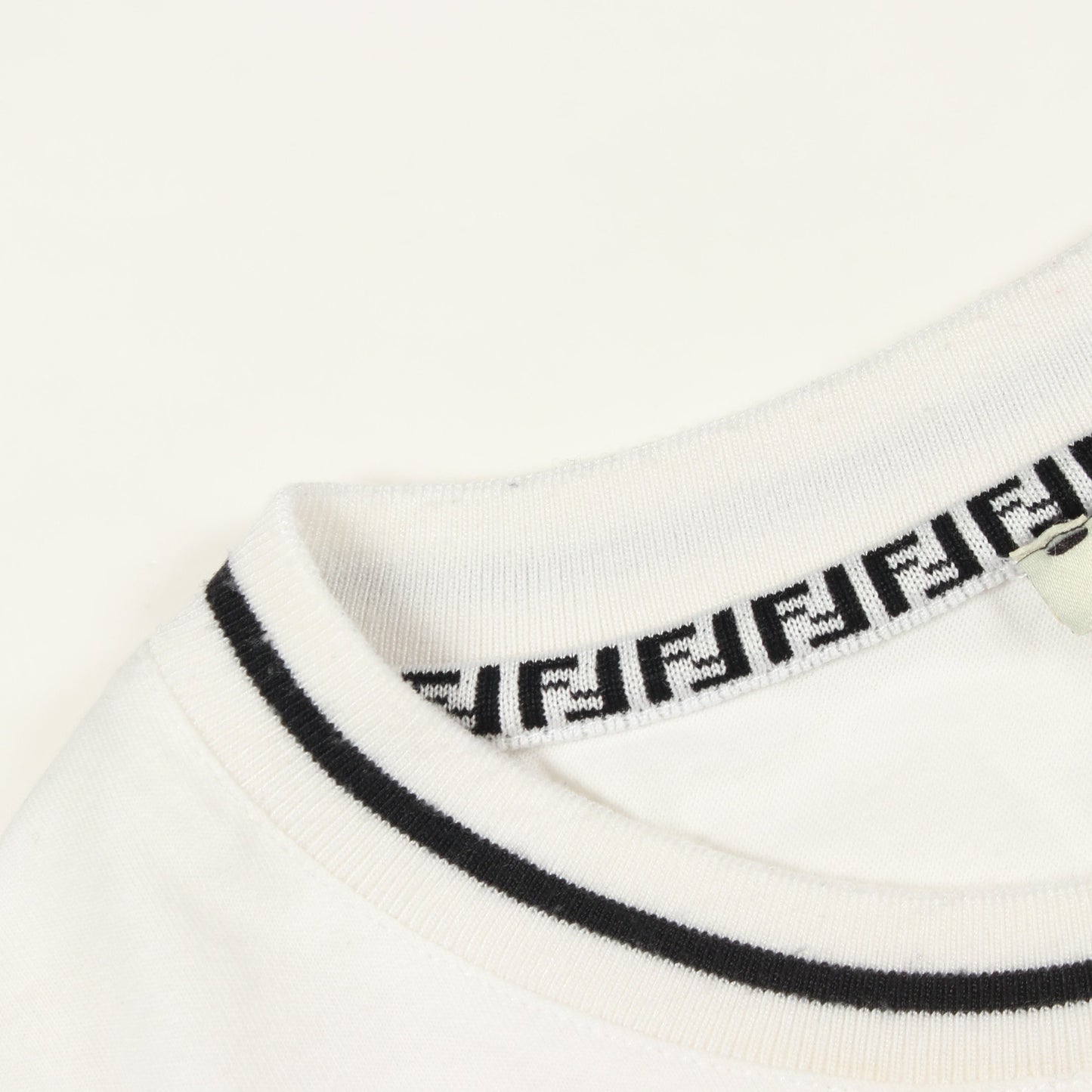 ロゴ刺繍 クルーネック 半袖Tシャツ コットン ホワイト ブラック フェンディ