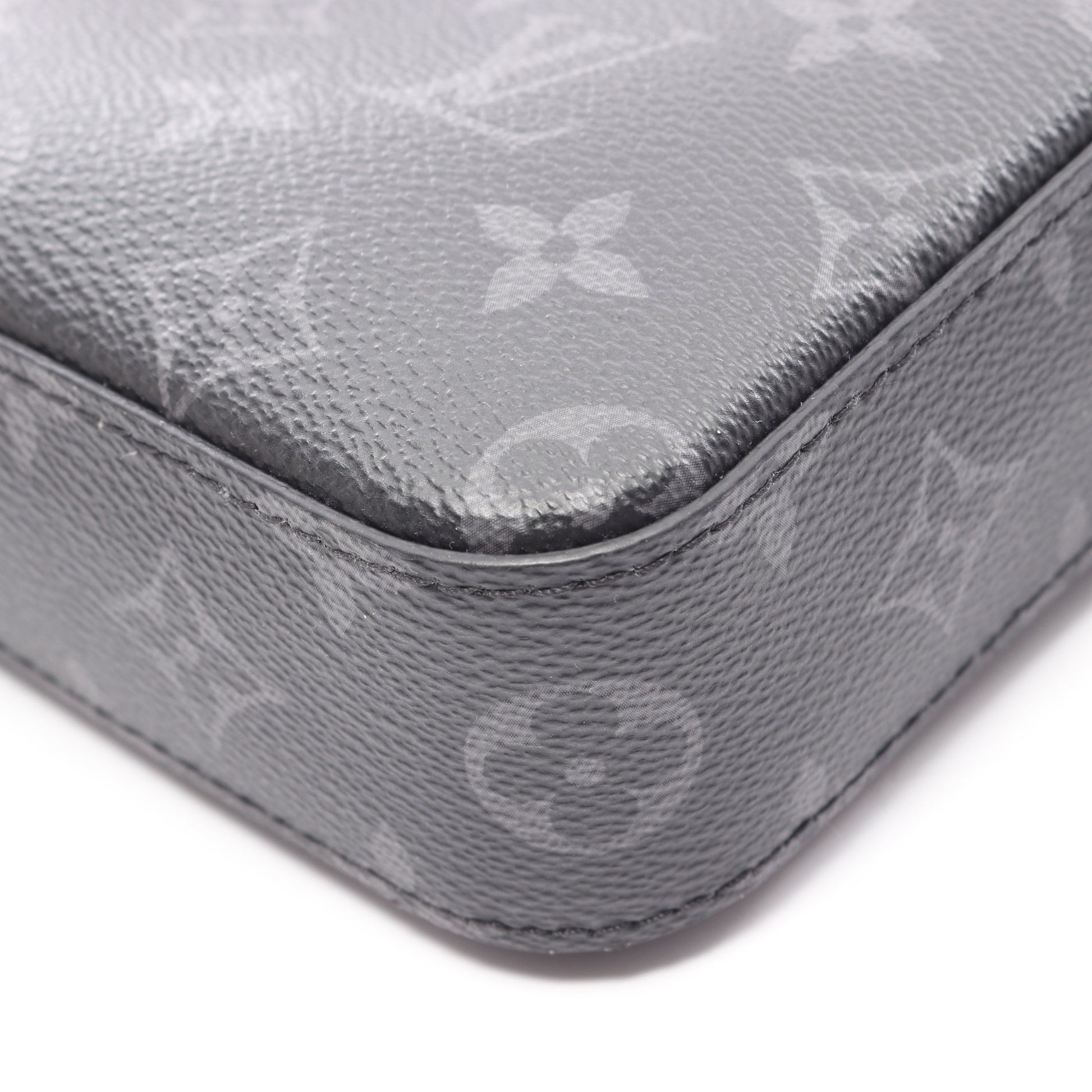 トリオ メッセンジャー モノグラム エクリプス ショルダーバッグ PVC レザー ブラック グレー ルイヴィトン バッグ LOUIS VUITTON