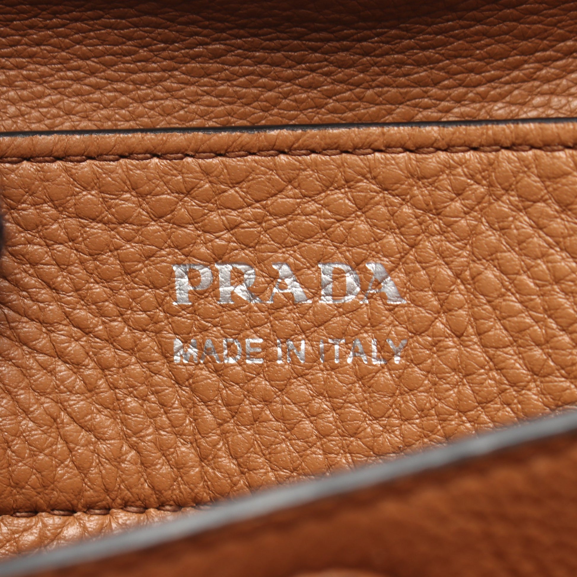 トライアングルロゴ 2WAY ハンドバッグ トートバッグ レザー ブラック プラダ バッグ PRADA
