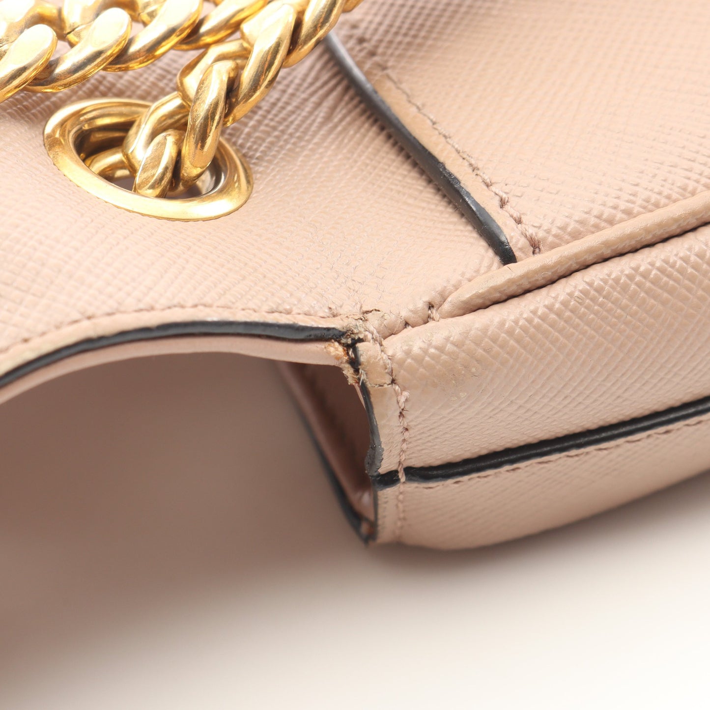フラップ チェーンショルダーバッグ サフィアーノレザー ピンクベージュ プラダ バッグ PRADA